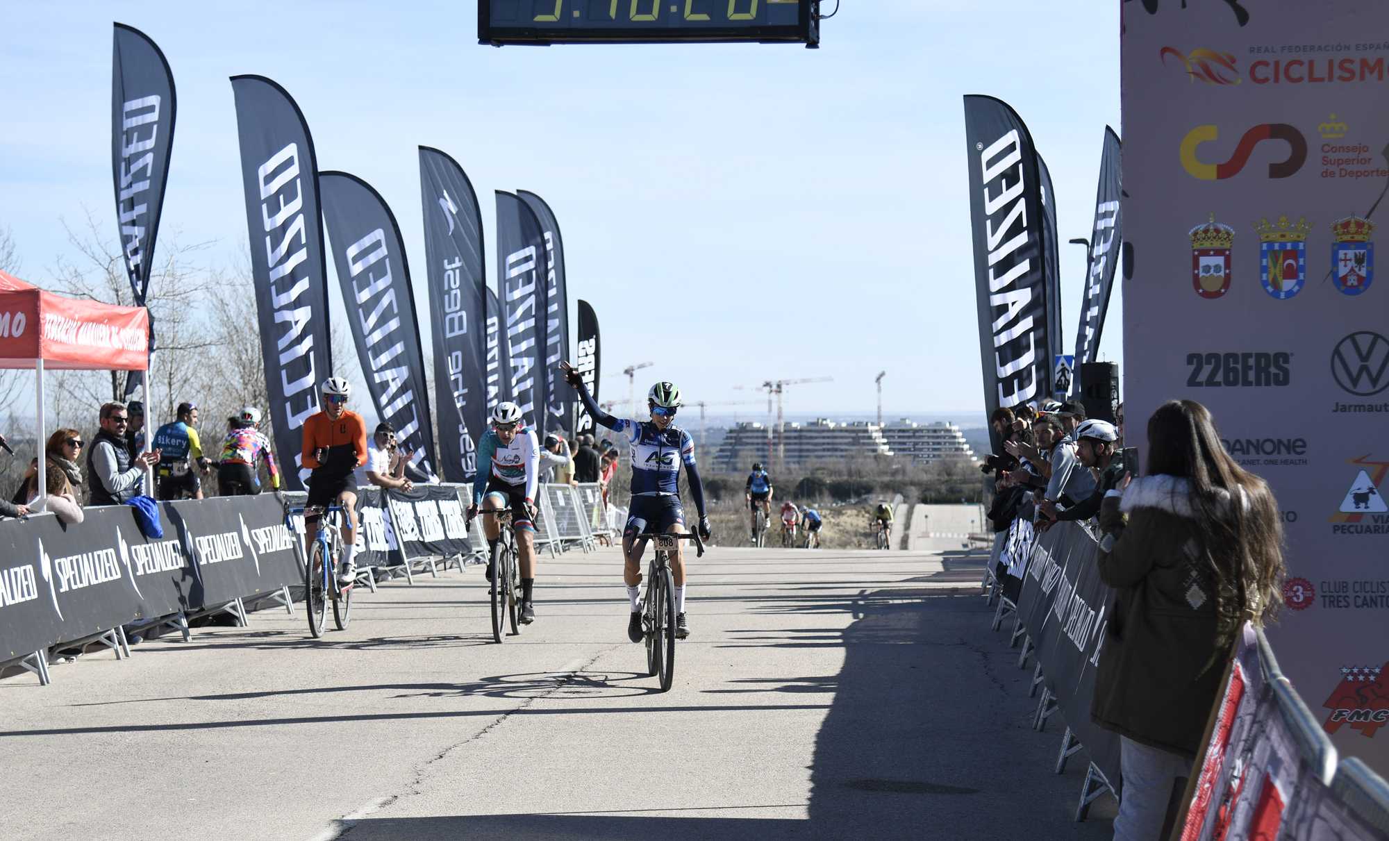 Luis León Sánchez y Mireia Benito, primeros líderes de la Copa de España de Gravel