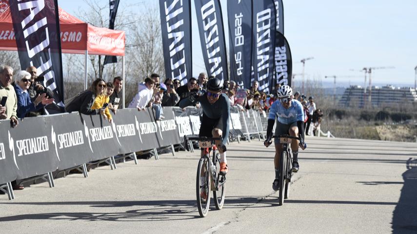 Luis León Sánchez y Mireia Benito, primeros líderes de la Copa de España de Gravel