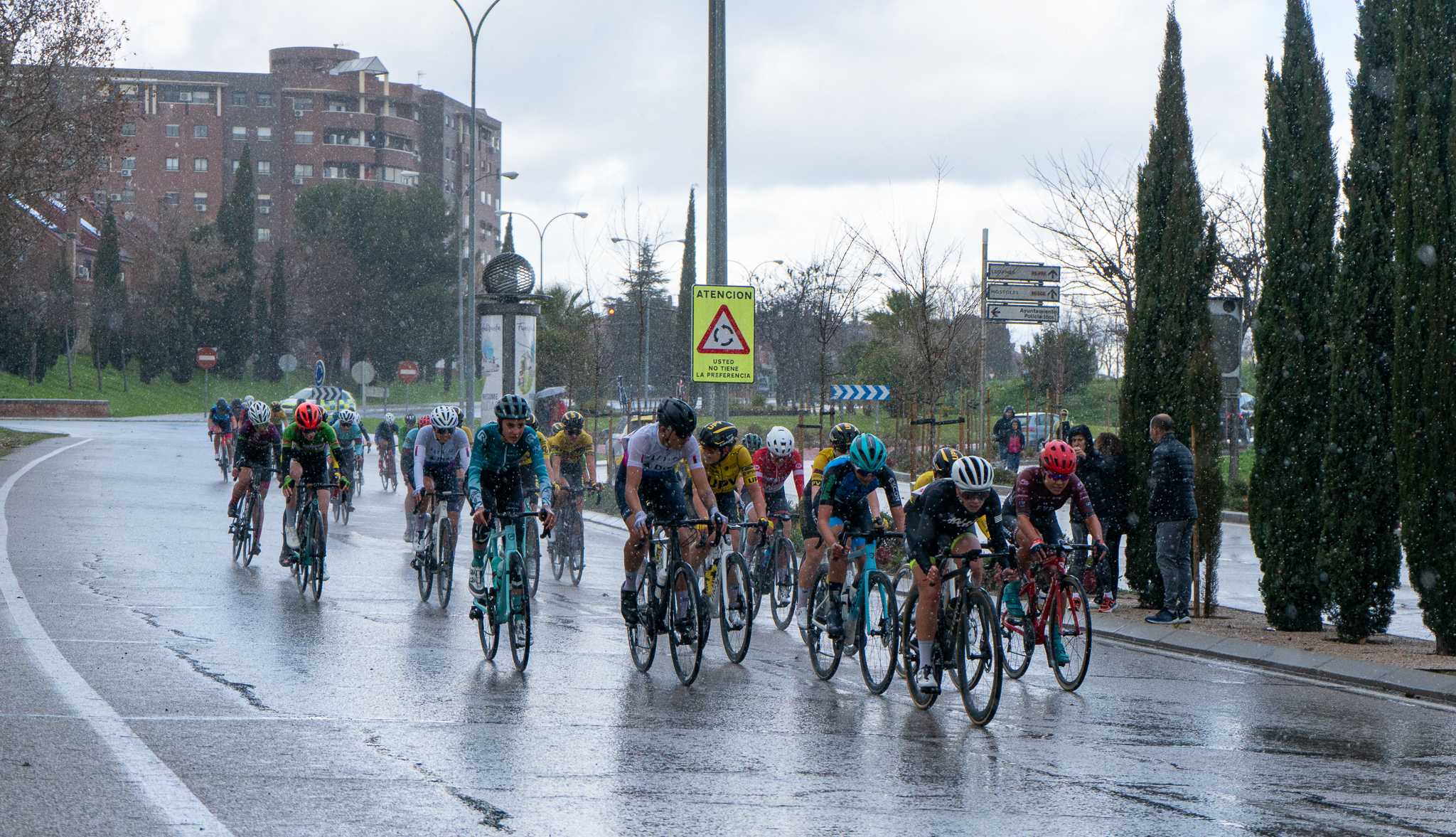 Jornada de ciclismo en medio de las adversidades climatológicas en Fuenlabrada