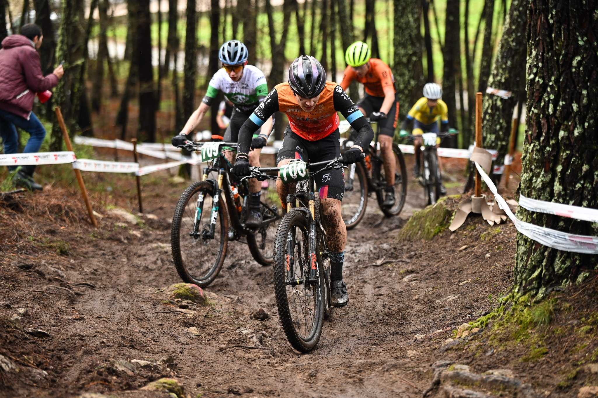O XCO galego acumula triunfos e podios en Melgaço e en Candeleda