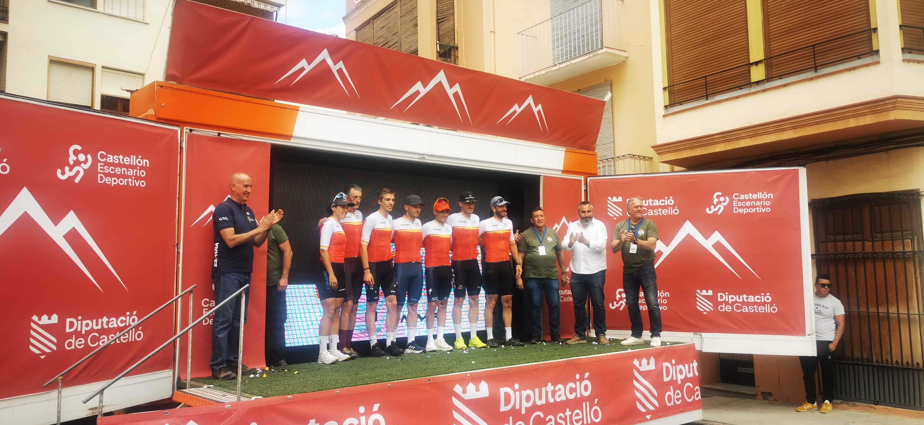 Alejandro Valverde y Sofía Rodríguez triunfan en la Castellón Gravel Race