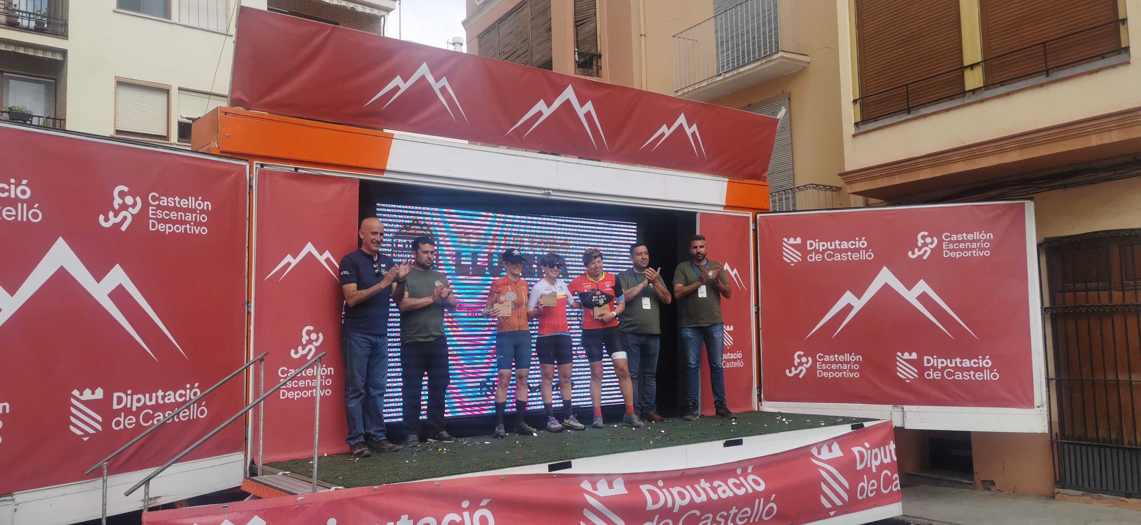 Alejandro Valverde y Sofía Rodríguez triunfan en la Castellón Gravel Race