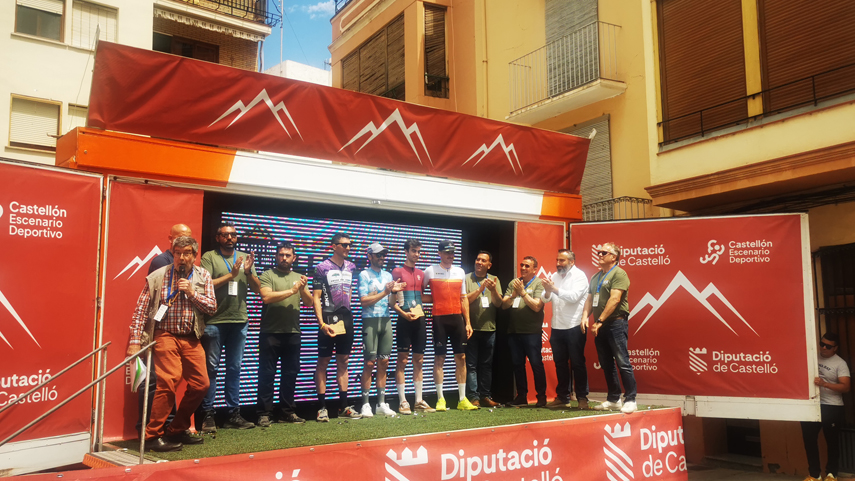Alejandro-Valverde-y-Sofia-Rodriguez-triunfan-en-la-Castellon-Gravel-Race
