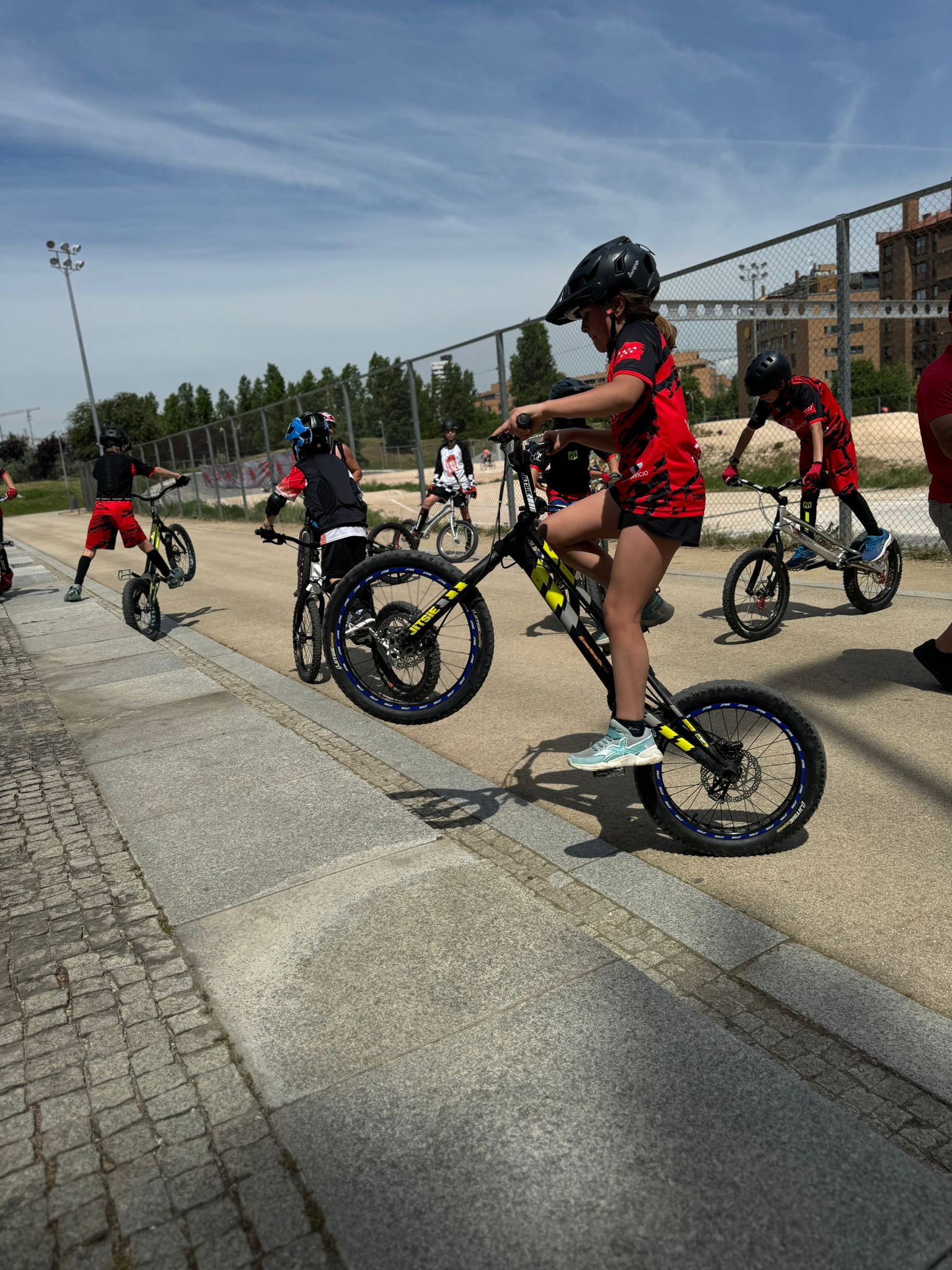 Presentación de las distintas escuelas de BMX, Trial, MTB y Carretera de la Comunidad de Madrid.