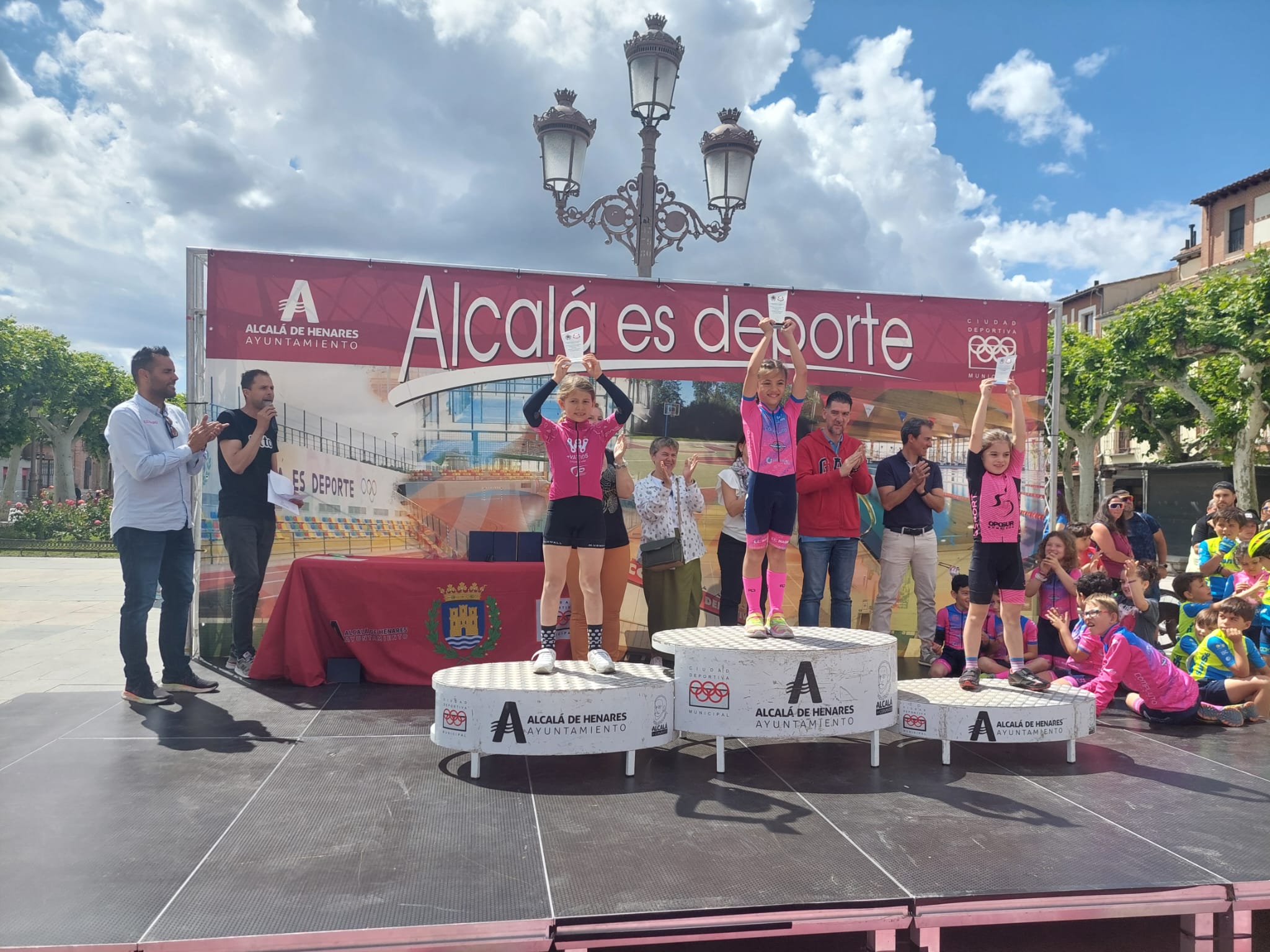 189 ciclistas de Escuelas se reunieron en la ciudad natal de Cervantes para el III GP Quijote