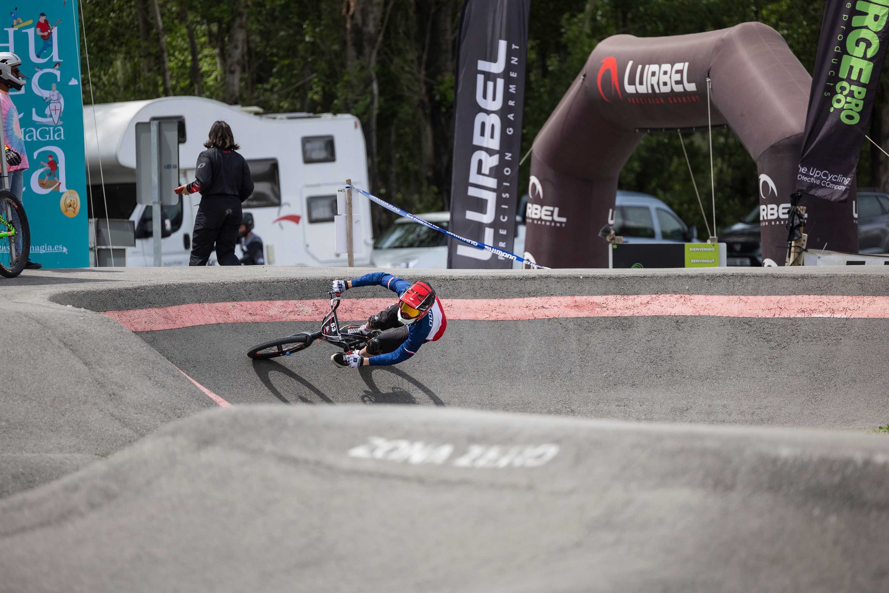 Aínsa vuelve a convertirse en la capital del MTB pump track de la mano de Zona Zero Pirineos