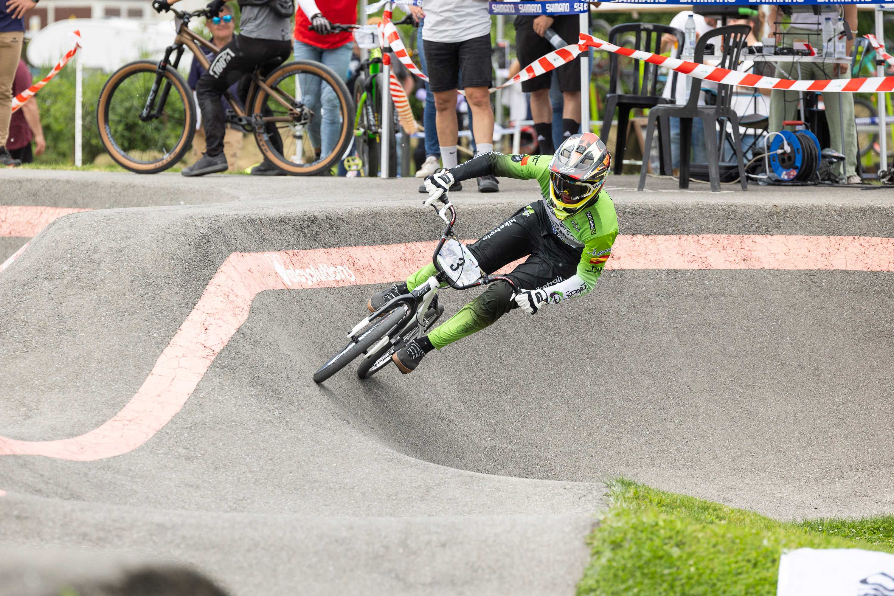 Aínsa vuelve a convertirse en la capital del MTB pump track de la mano de Zona Zero Pirineos