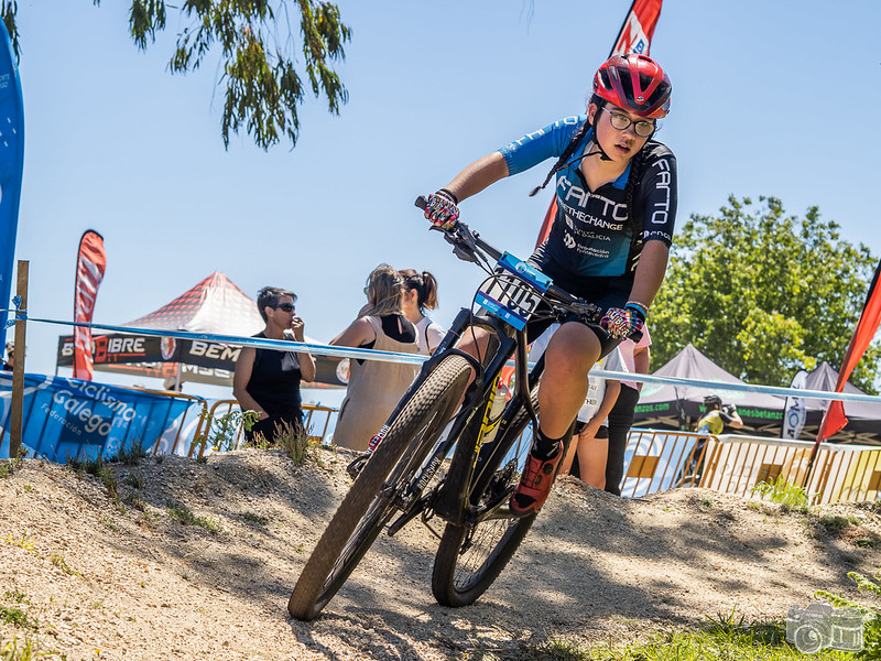 Saúl López e Carla Fernández ocupan os tronos principais no Campionato de Galicia XCO de Poio
