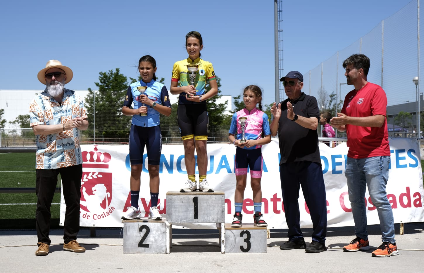 El XLVI Trofeo Amistad de la Escuela de Ciclismo Union Ciclista Coslada contó con 150 inscritos en una jornada con unas temperaturas muy agradables