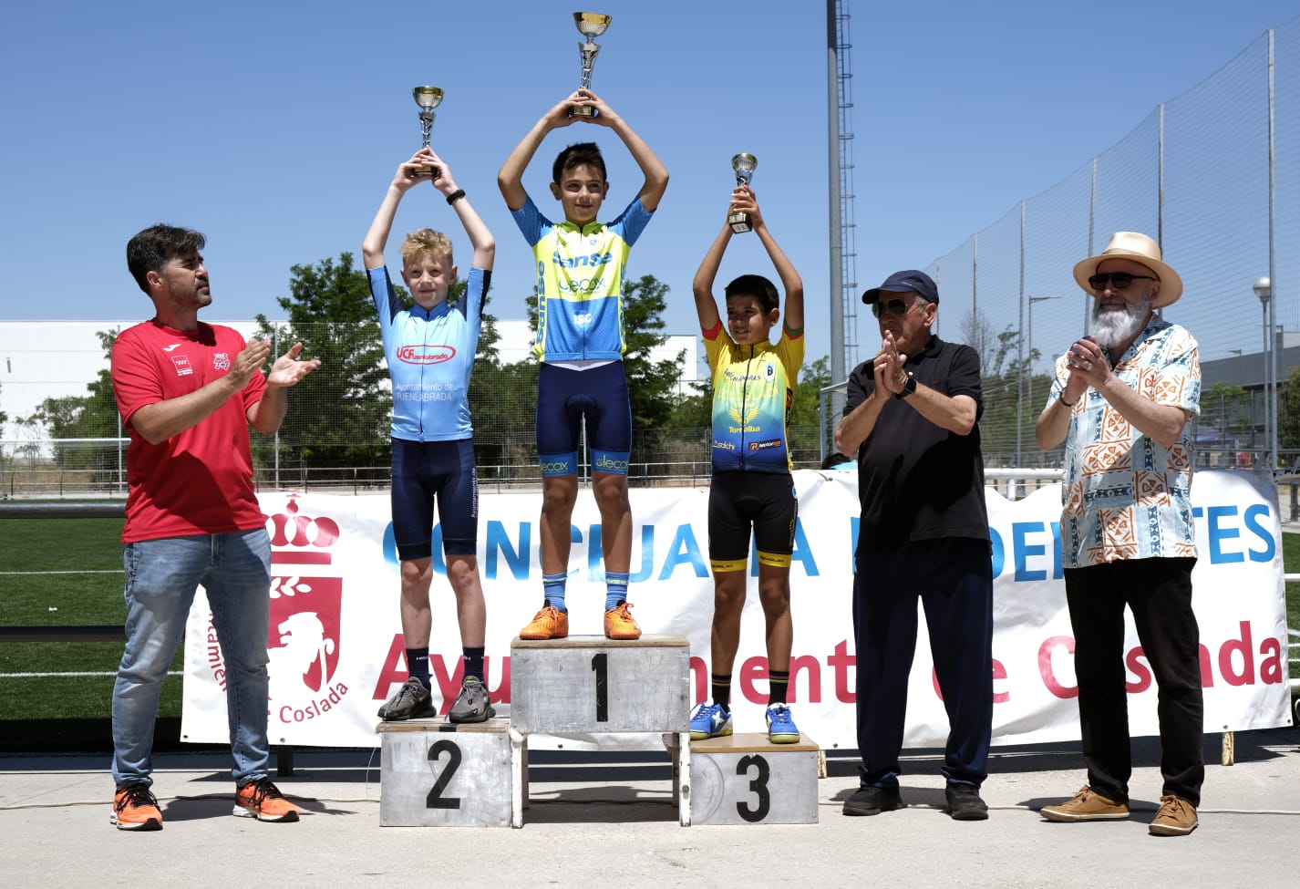 El XLVI Trofeo Amistad de la Escuela de Ciclismo Union Ciclista Coslada contó con 150 inscritos en una jornada con unas temperaturas muy agradables