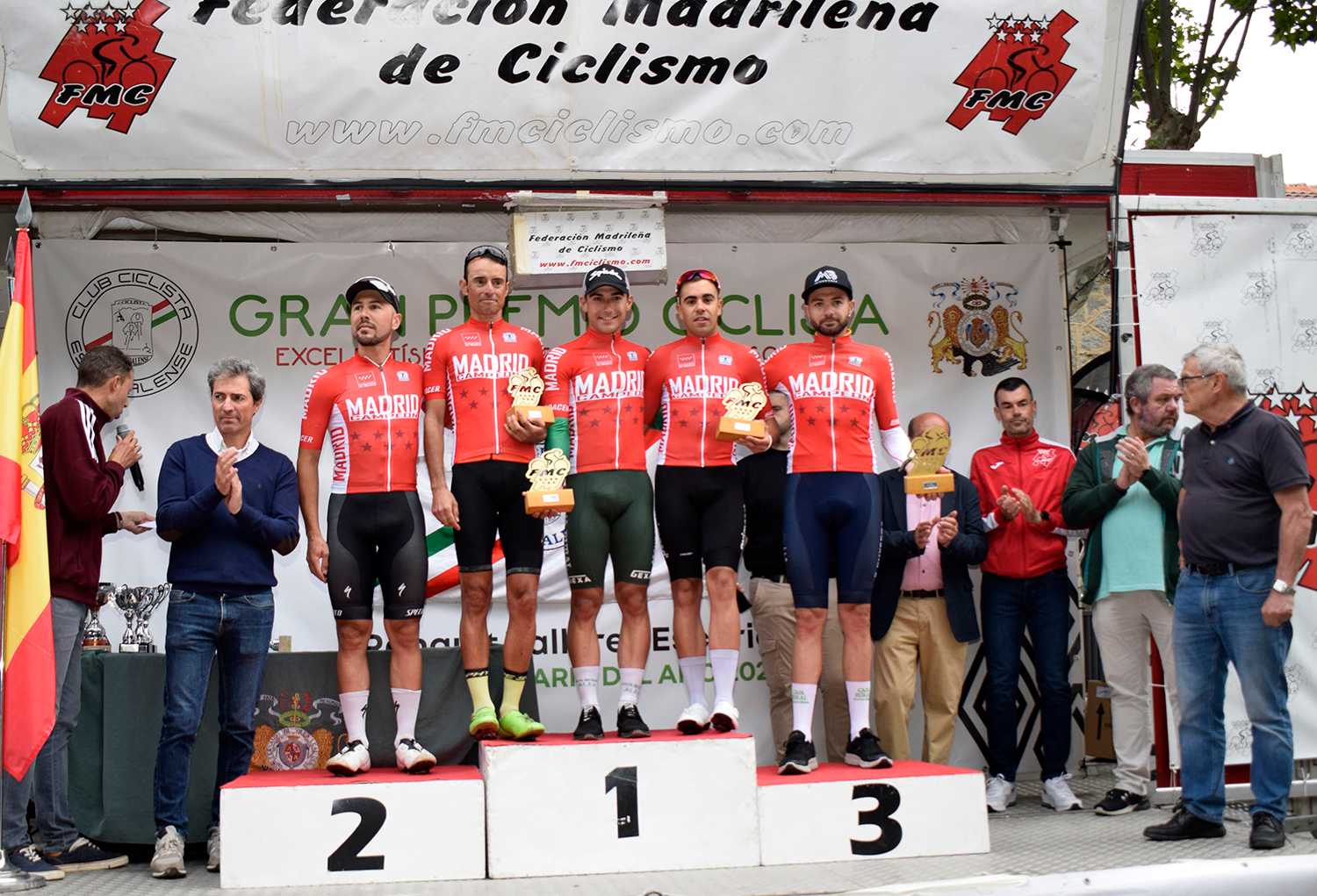 Jorge González se impone al sprint en el 56º Gran Premio de Ciclismo de El Escorial