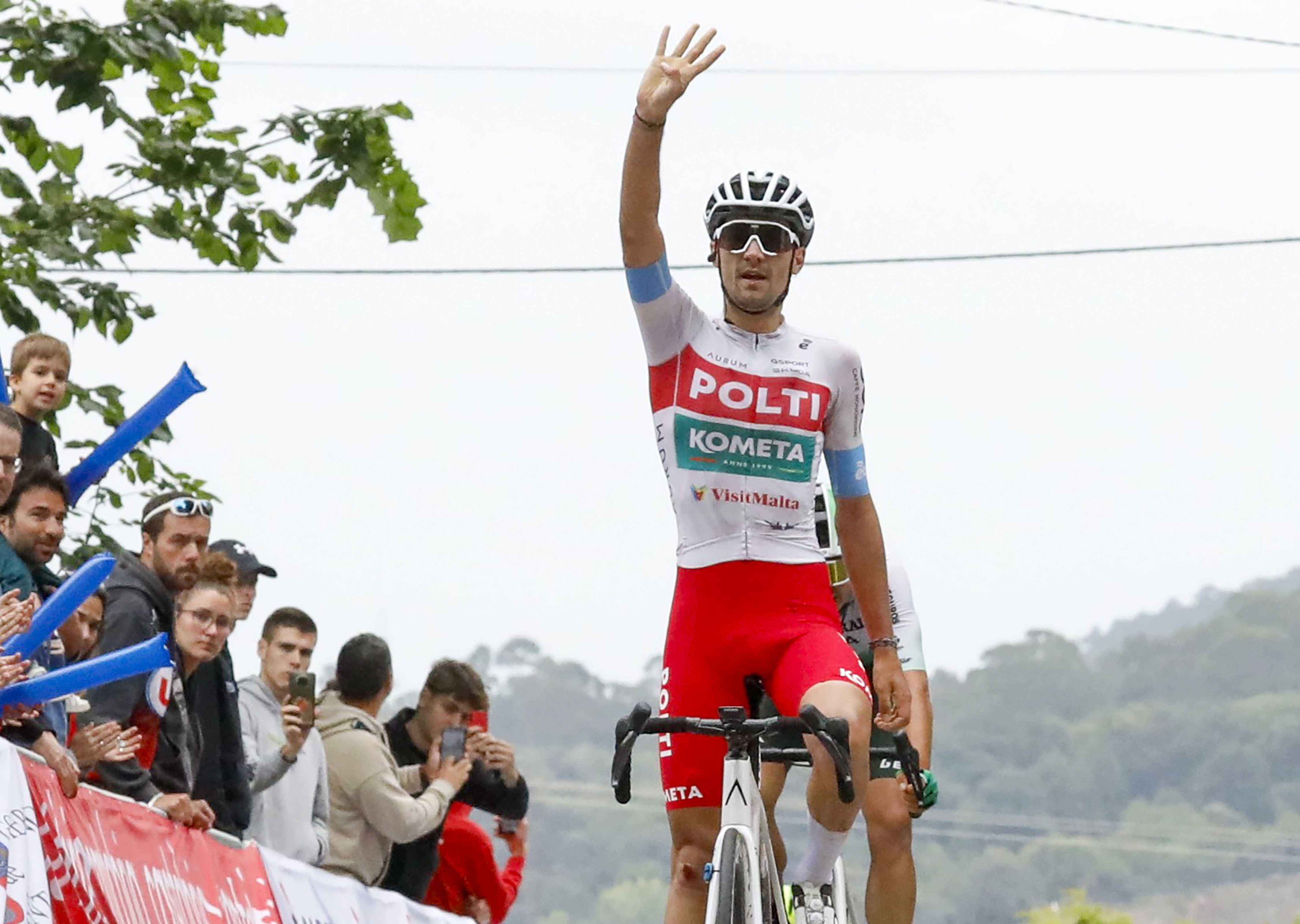 Emocionante final del Circuito Montañés que se anota  Ander Ganzabal (Laboral Kutxa) con Pablo García (Polti-Kometa)  ganando en Muriedas