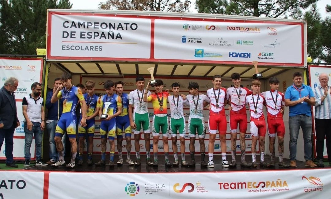 Manuel Fernández y el equipo de gymkhana infantil consiguen la medalla de oro en los Campeonatos de España JJDDEE Escolares y Juveniles de Avilés