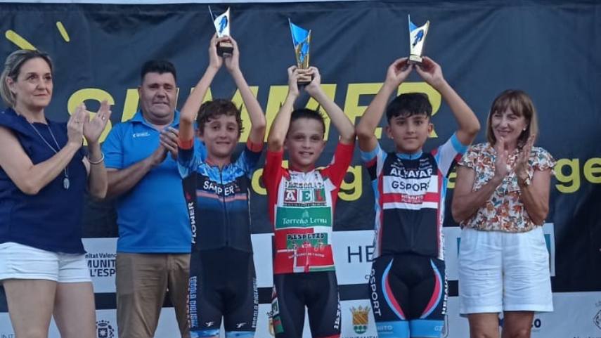 Las-escuelas-de-ciclismo-continuan-su-calendario-en-verano