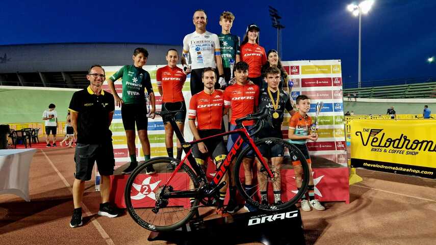 EL-GP-THE-VELODROME-ABRE-LA-PRIMERA-DE-LAS-NITS-DE-CICLISME-EN-PISTA-A-SON-MOIX