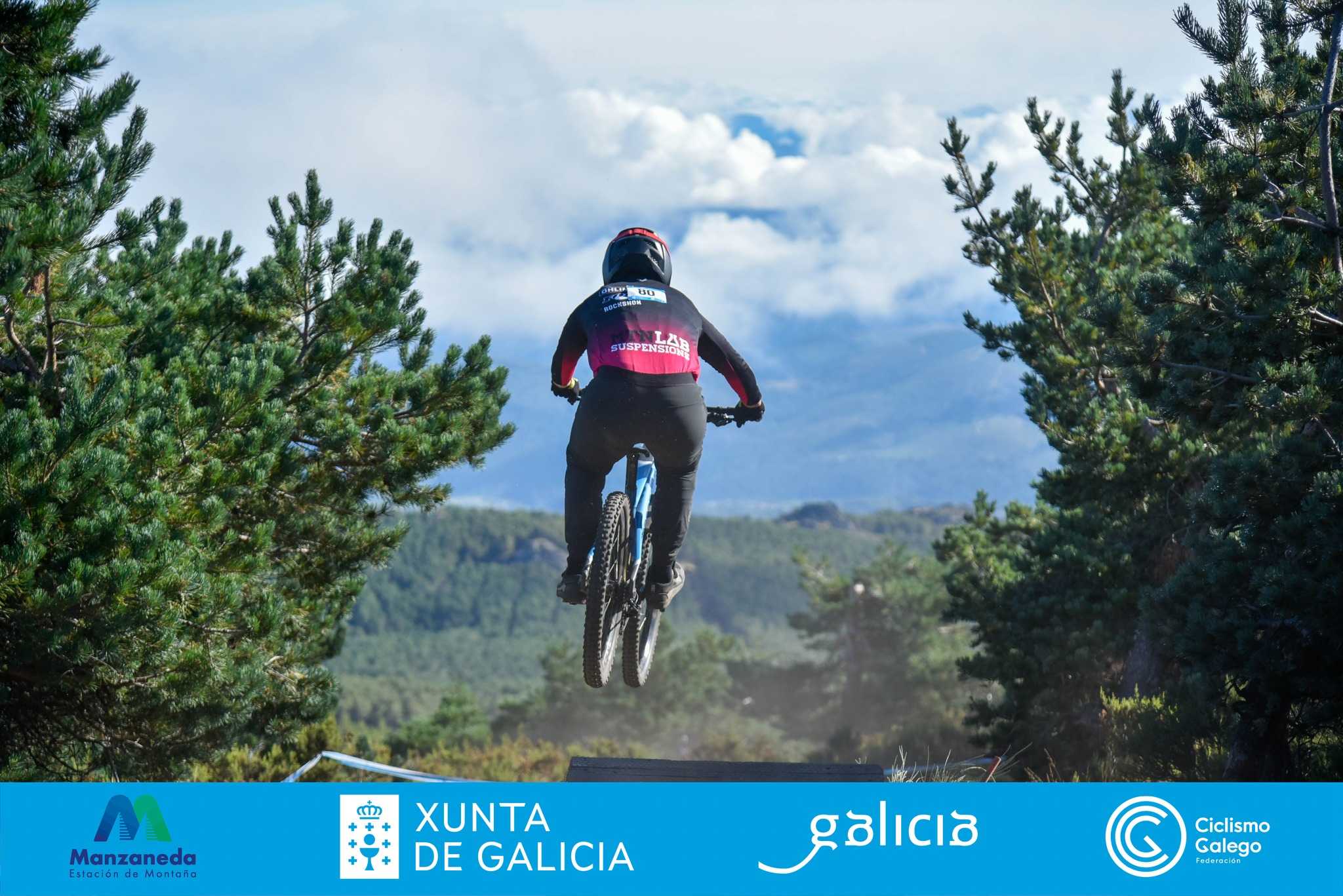 Zoe Zamora e Dani Castellanos lévanse o VI Trofeo Federación DHI - Manzaneda Bike Park