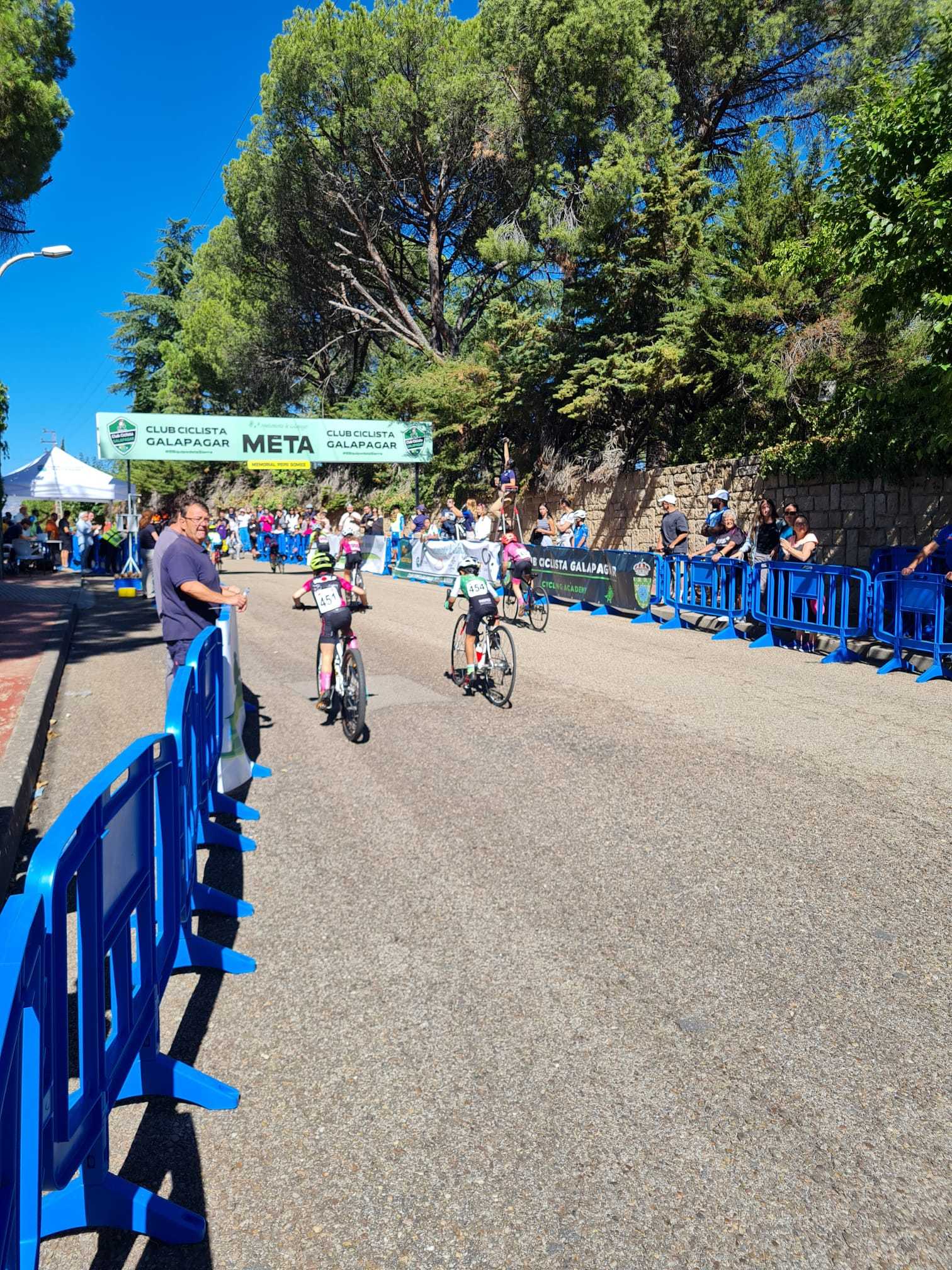 Bonita batalla  en el Trofeo Pepe Gómez y II GP Sergio Martín en Galapagar