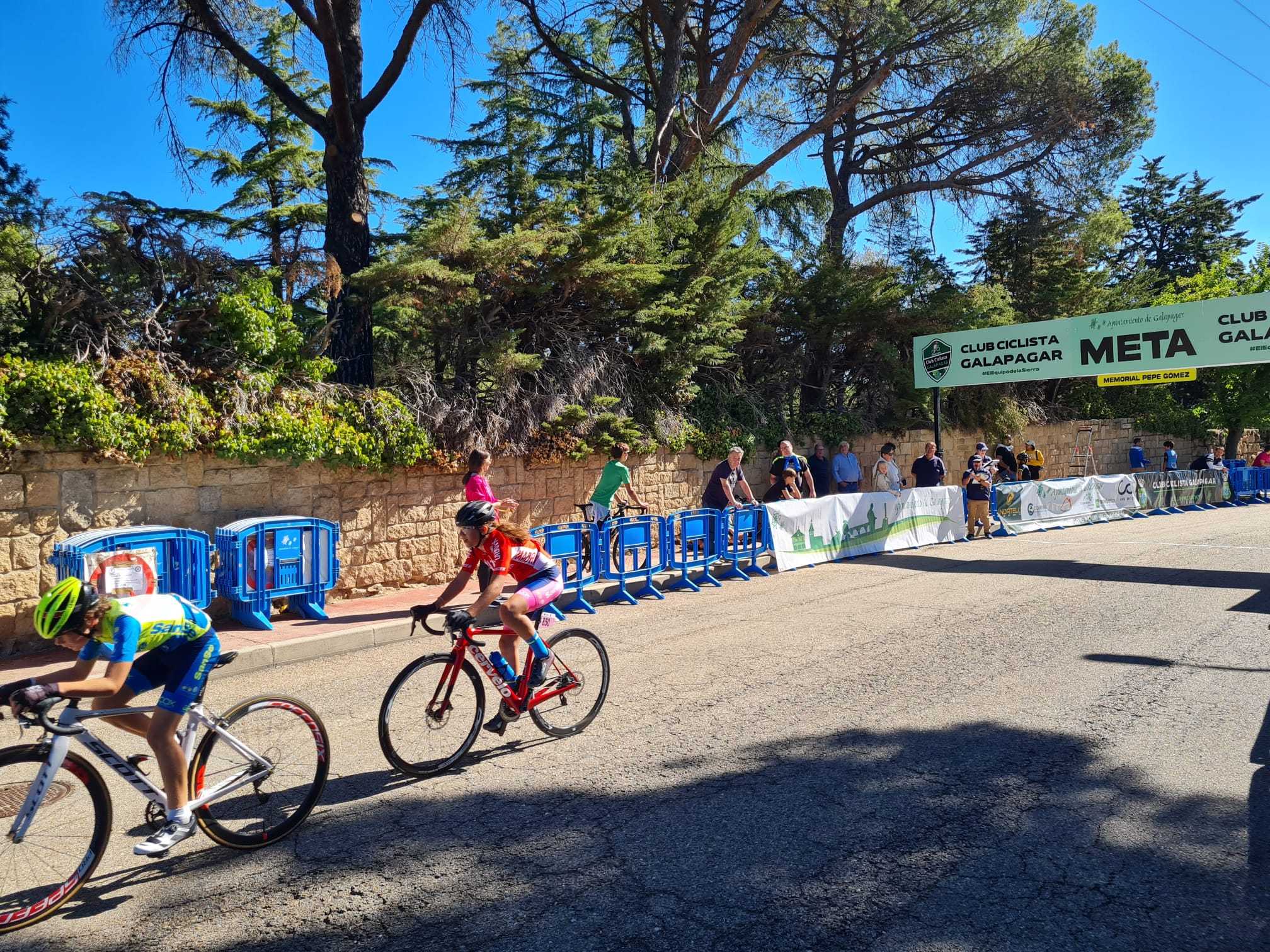 Bonita batalla  en el Trofeo Pepe Gómez y II GP Sergio Martín en Galapagar