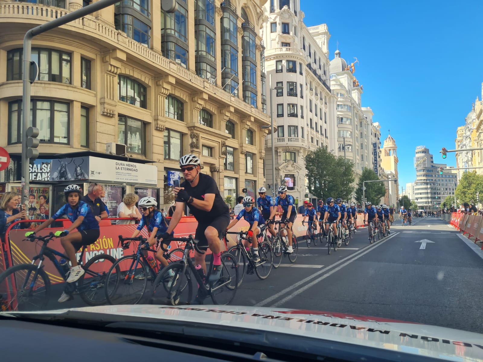 Las Escuelas Madrileñas partícipes en el último día de la Vuelta Ciclista a España 2024