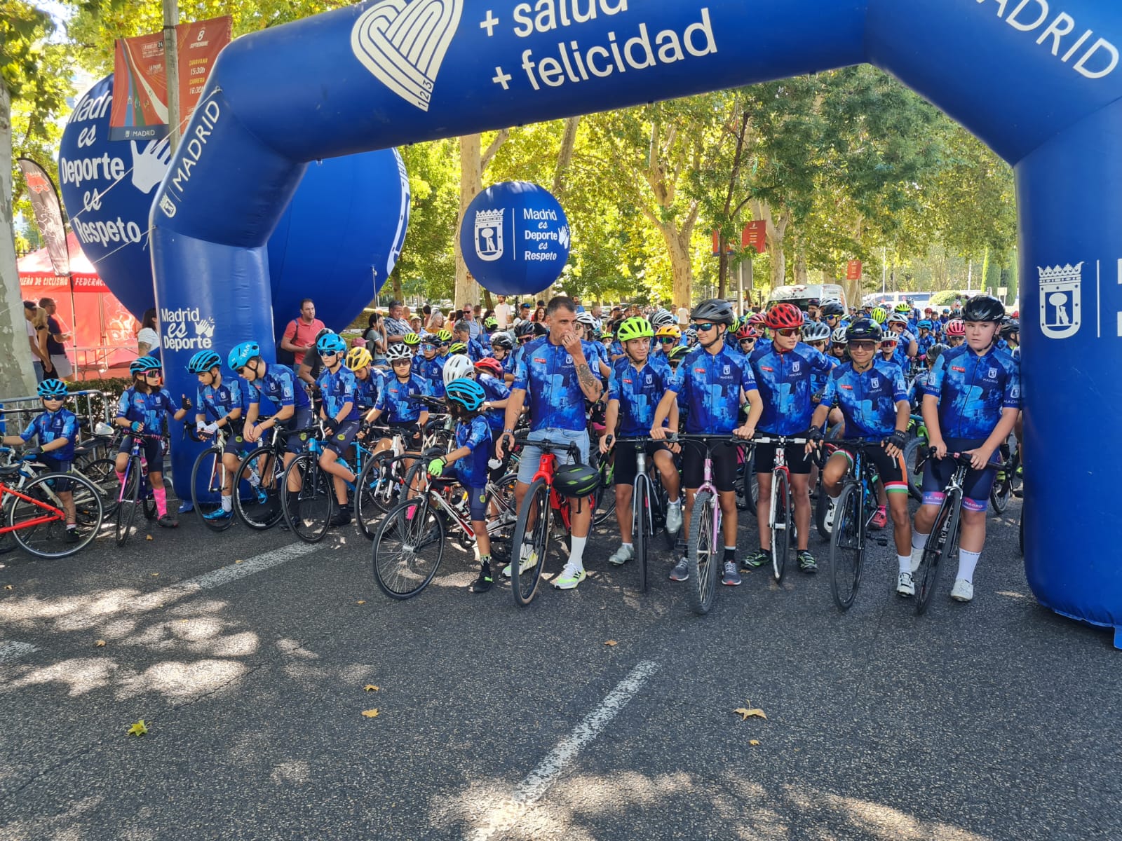 Las Escuelas Madrileñas partícipes en el último día de la Vuelta Ciclista a España 2024