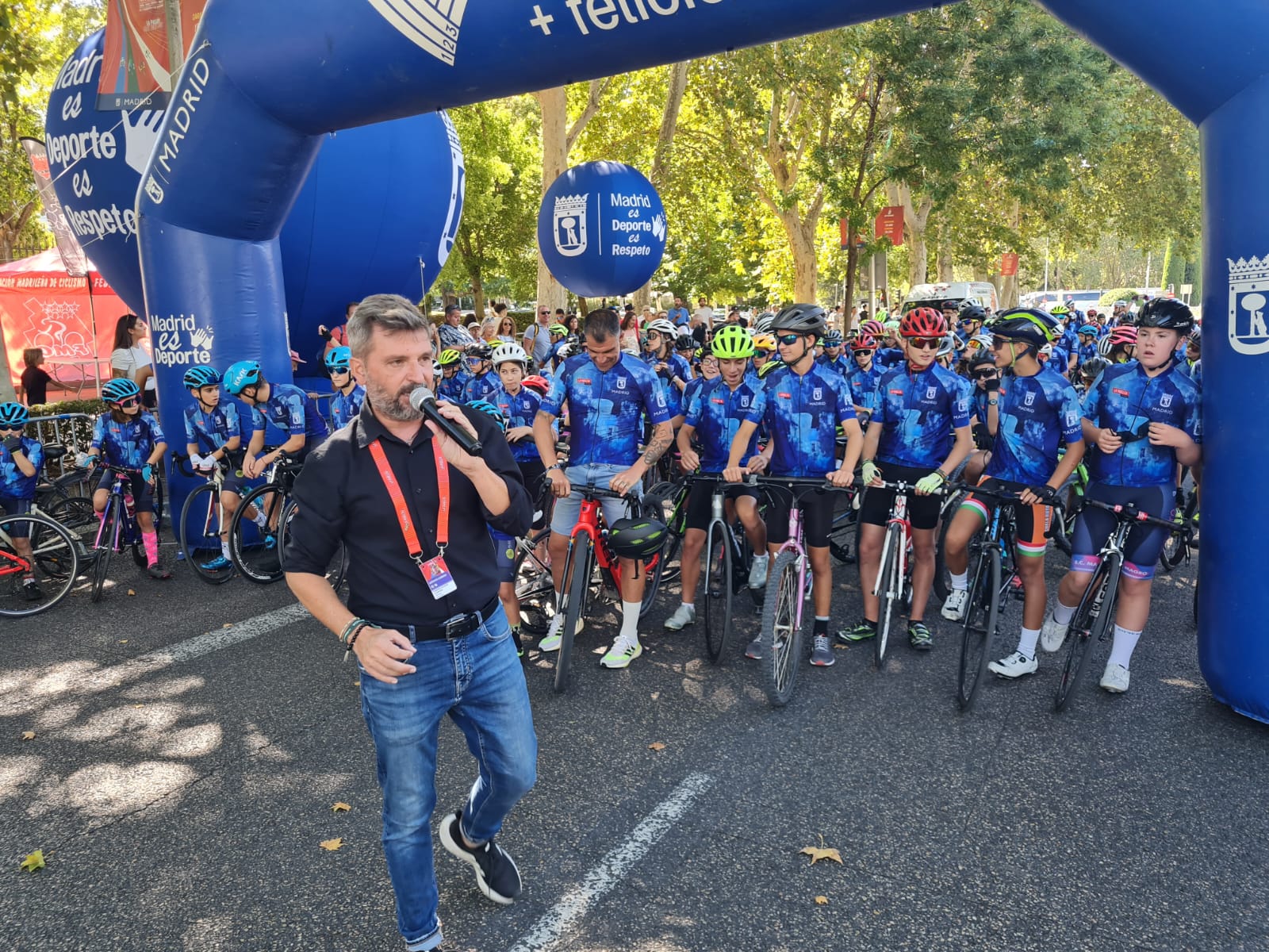 Las Escuelas Madrileñas partícipes en el último día de la Vuelta Ciclista a España 2024