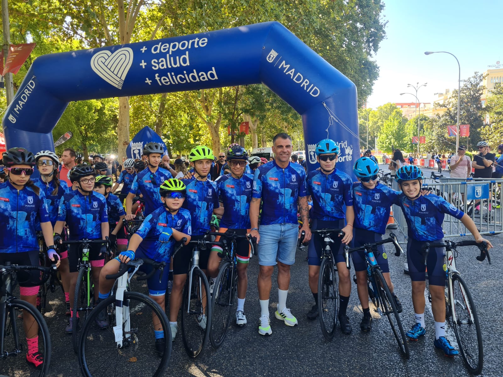 Las Escuelas Madrileñas partícipes en el último día de la Vuelta Ciclista a España 2024