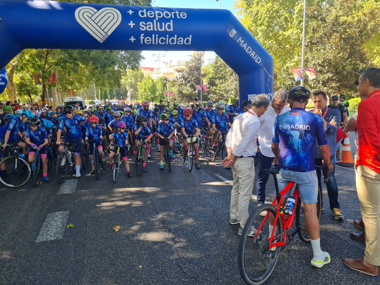 Las Escuelas Madrileñas partícipes en el último día de la Vuelta Ciclista a España 2024