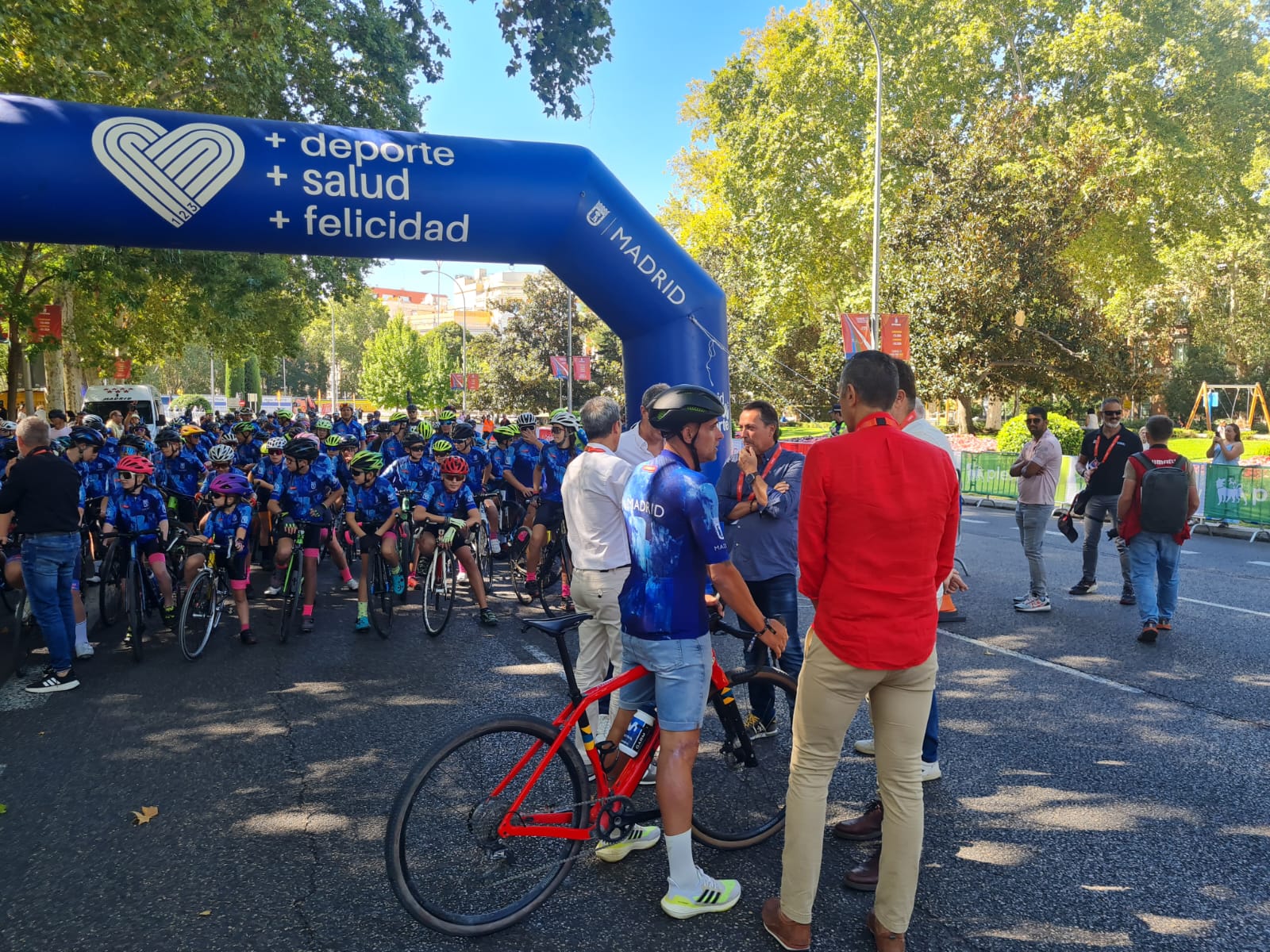 Las Escuelas Madrileñas partícipes en el último día de la Vuelta Ciclista a España 2024