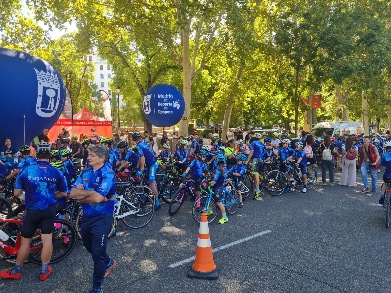 Las Escuelas Madrileñas partícipes en el último día de la Vuelta Ciclista a España 2024