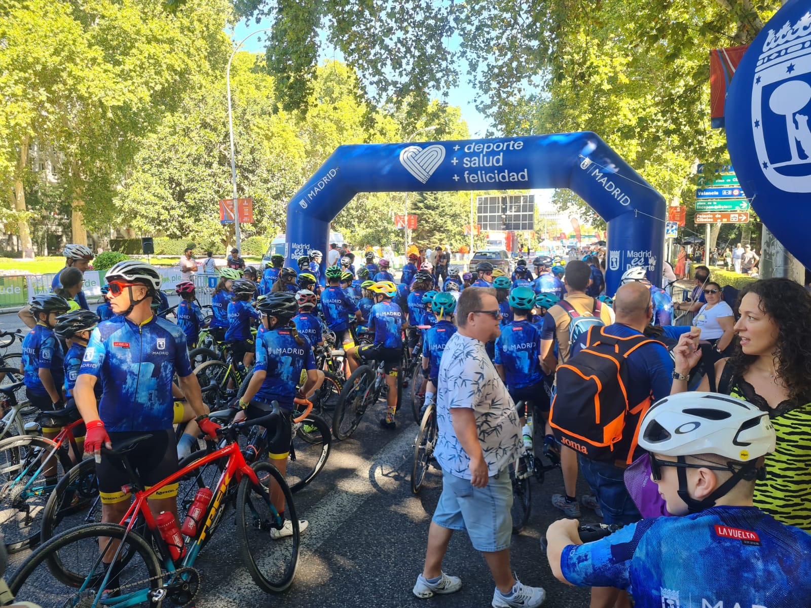 Las Escuelas Madrileñas partícipes en el último día de la Vuelta Ciclista a España 2024