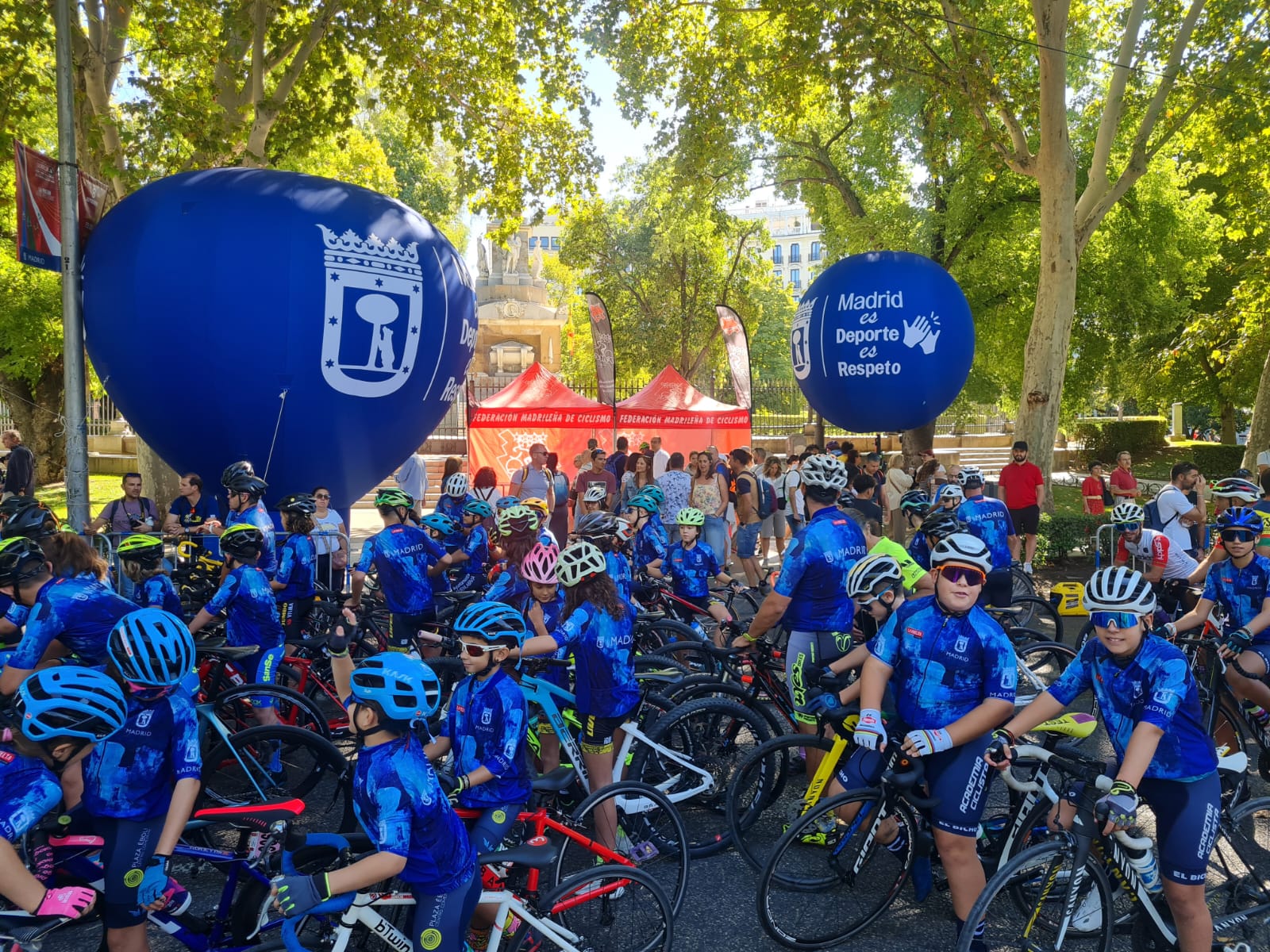 Las Escuelas Madrileñas partícipes en el último día de la Vuelta Ciclista a España 2024