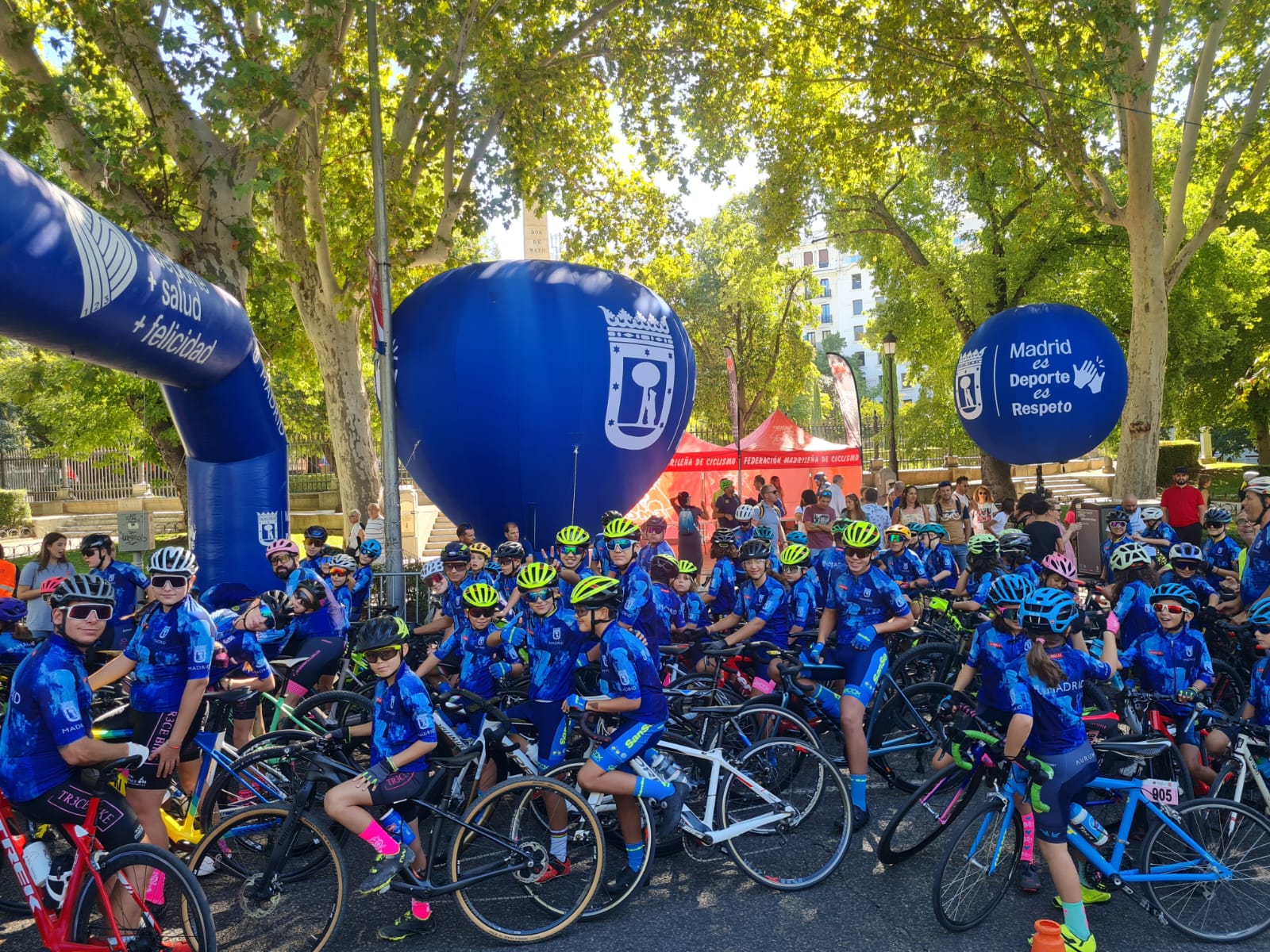 Las Escuelas Madrileñas partícipes en el último día de la Vuelta Ciclista a España 2024