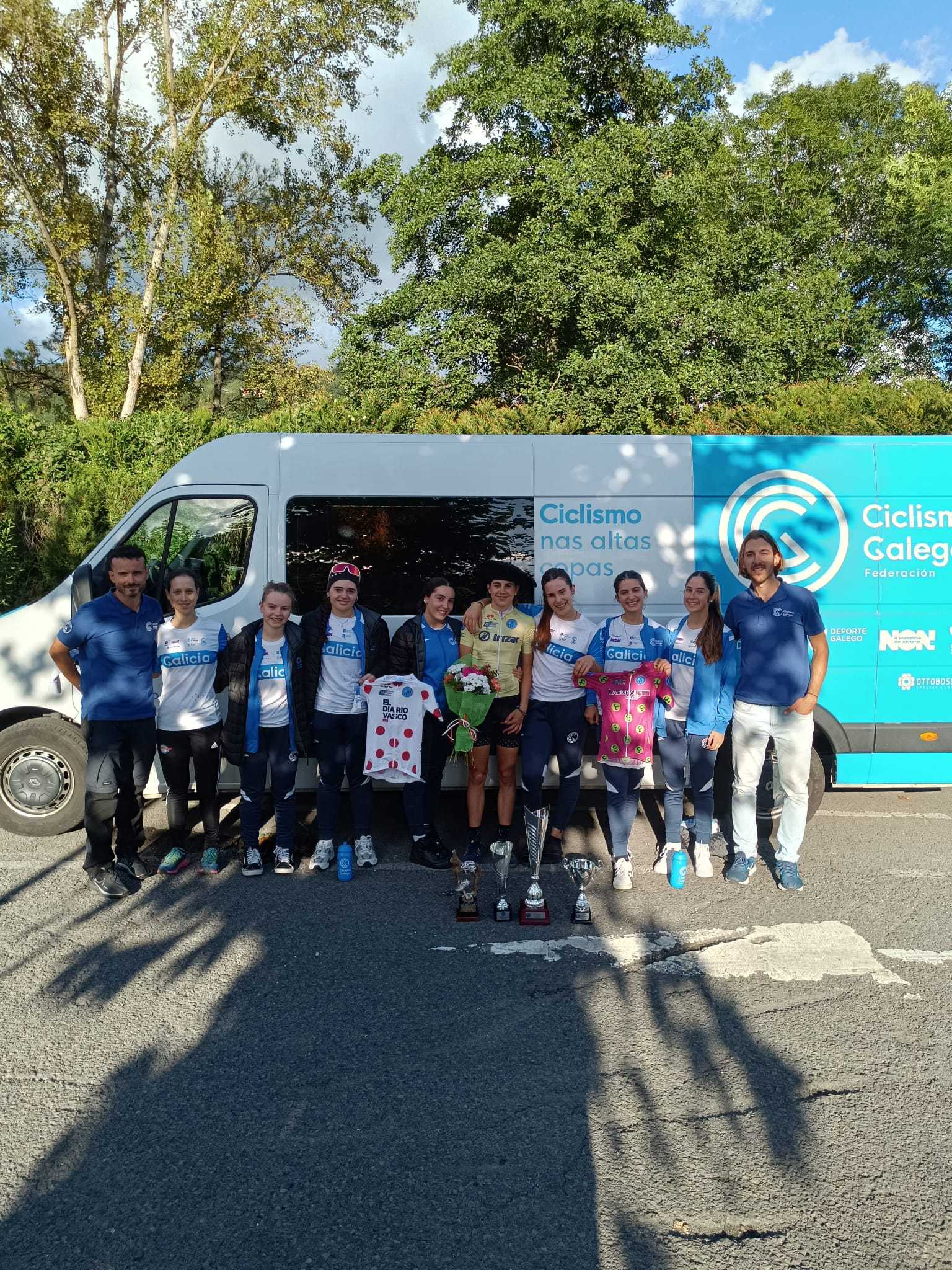 Alejandra Neira arrasa na Gipuzkoako Itzulia coa Selección de Galicia