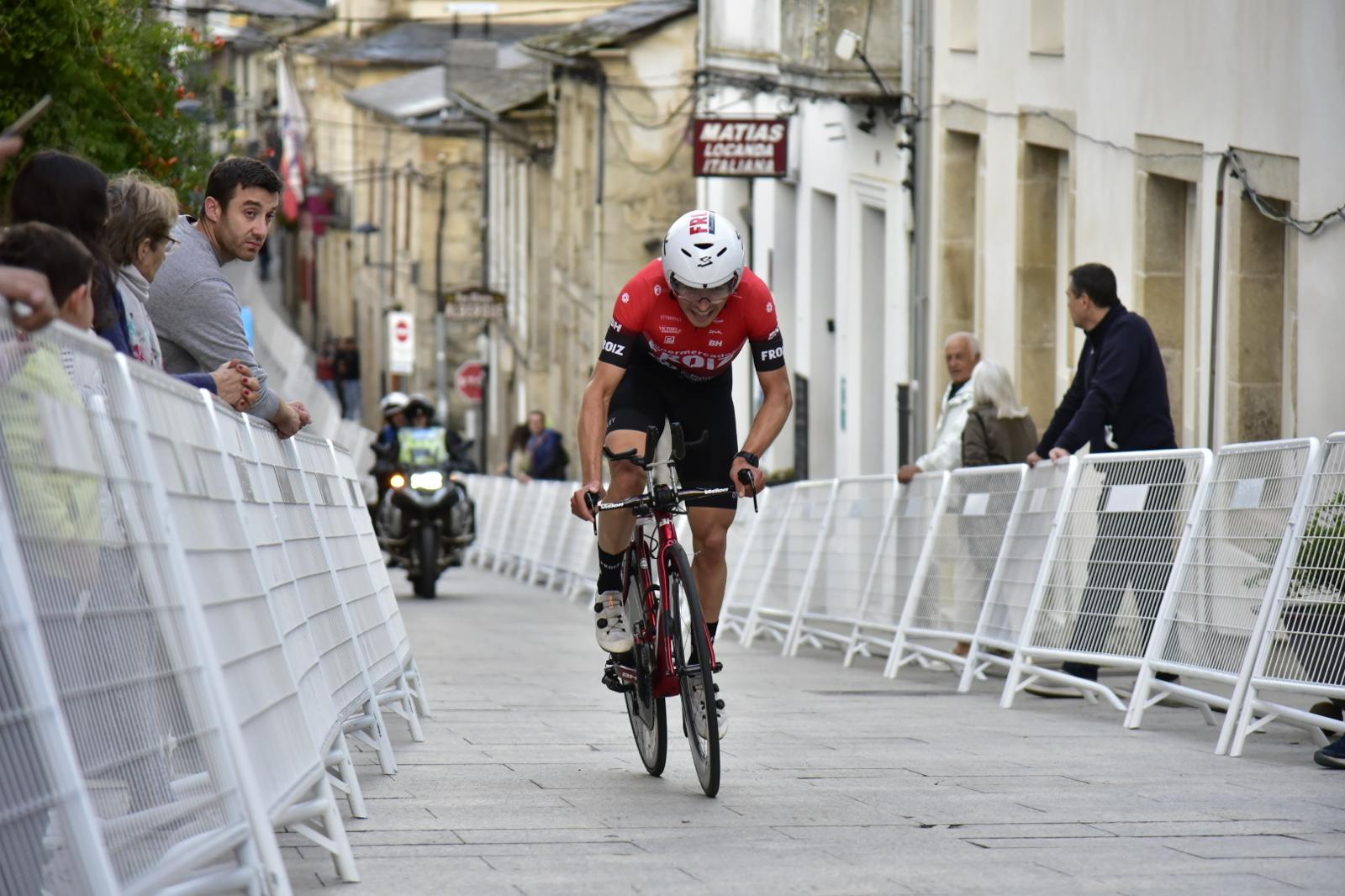 Francesc Bennassar impón a lei do Padronés Cortizo no prólogo de Sarria