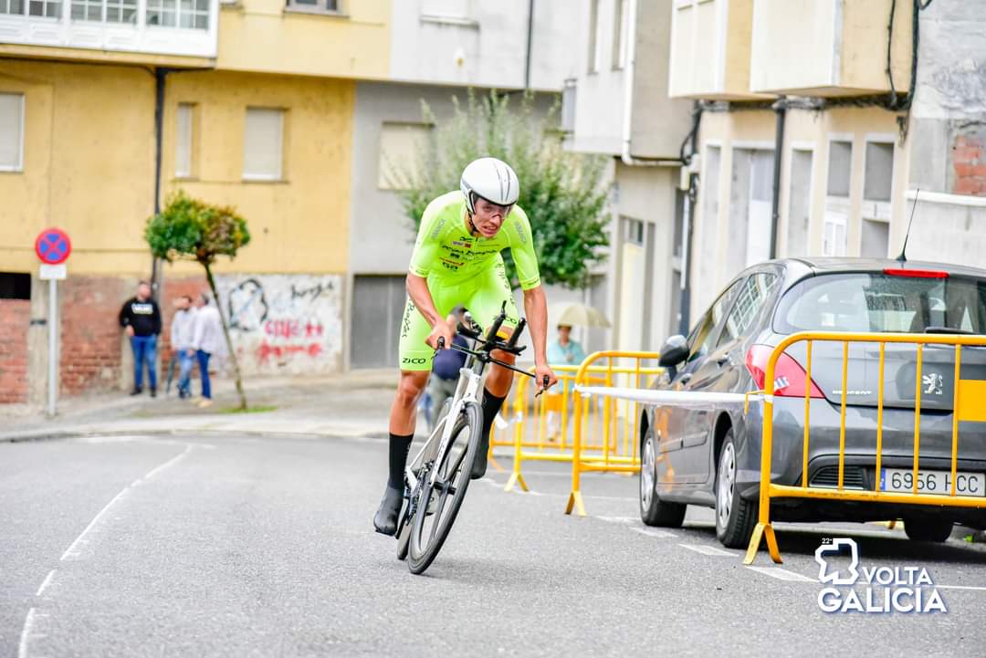 Francesc Bennassar impón a lei do Padronés Cortizo no prólogo de Sarria