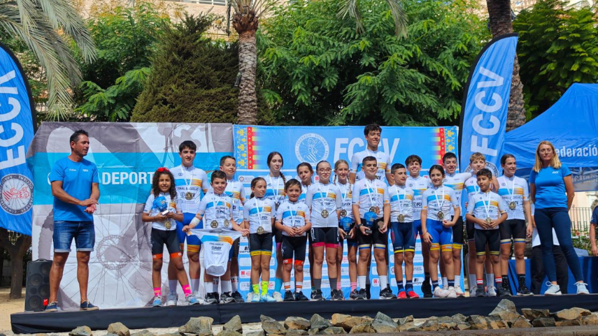 La-ciudad-de-Alicante-puso-punto-final-a-las-Escuelas-de-Ciclismo-de-su-provincia