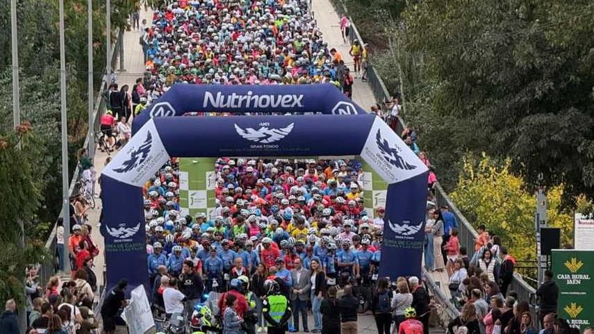 1200-ciclistas-participaron-en-la-Gran-Fondo-Sierra-de-Cazorla-Segura-y-Las-Villas-