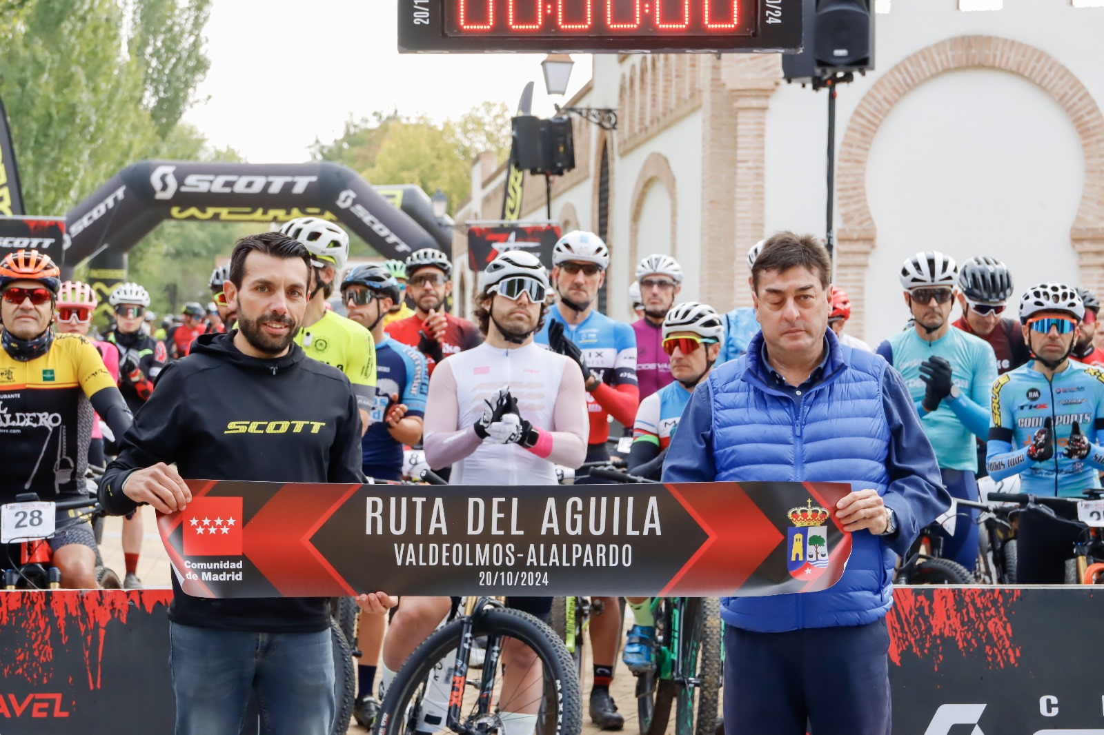 JUAN CARLOS FERNANDEZ Y BEA PORTO, VUELAN RASO EN LA RUTA DEL AGUILA