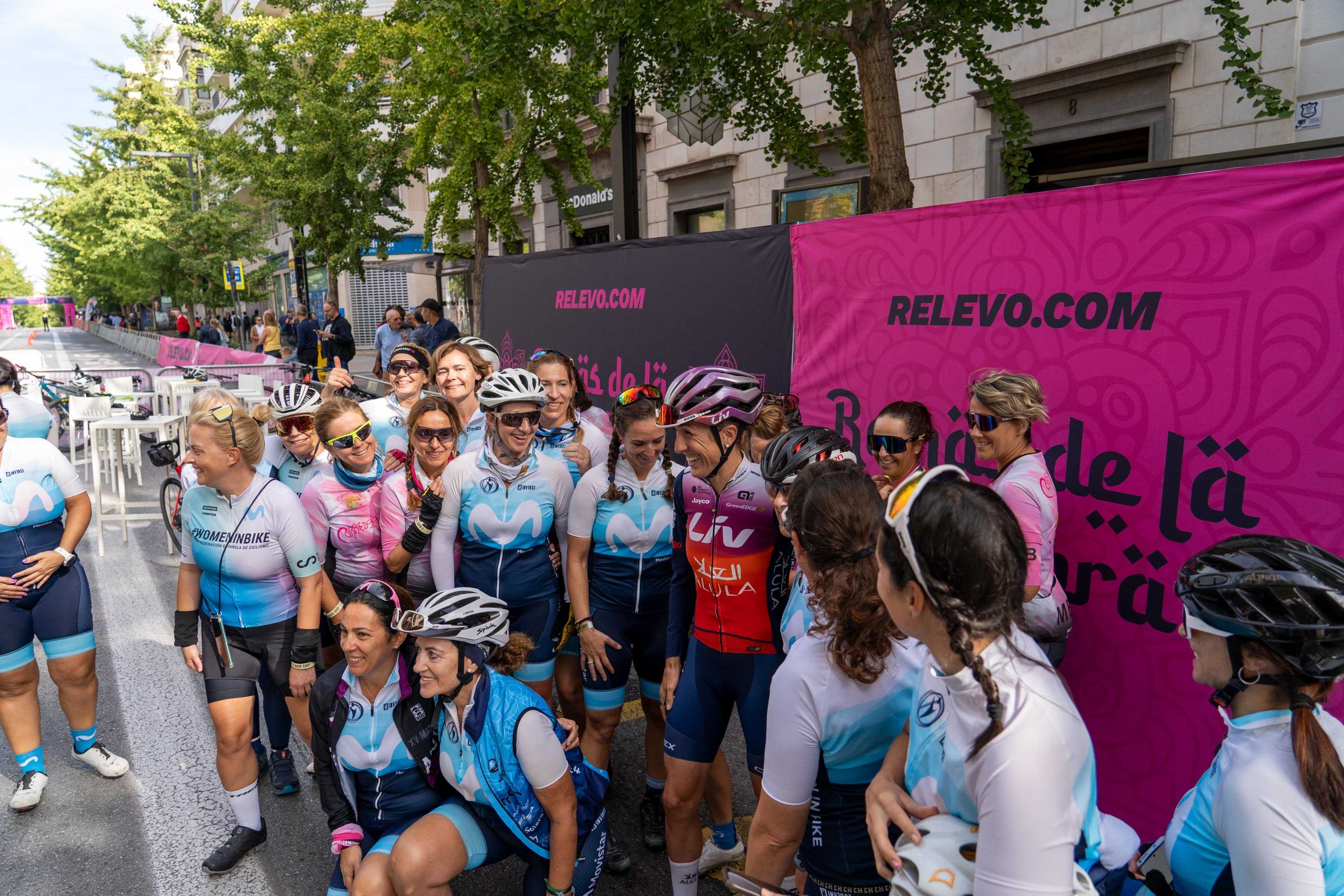 Women In Bike disfruta de una experiencia inolvidable en el Critérium Reinas de la Alhambra