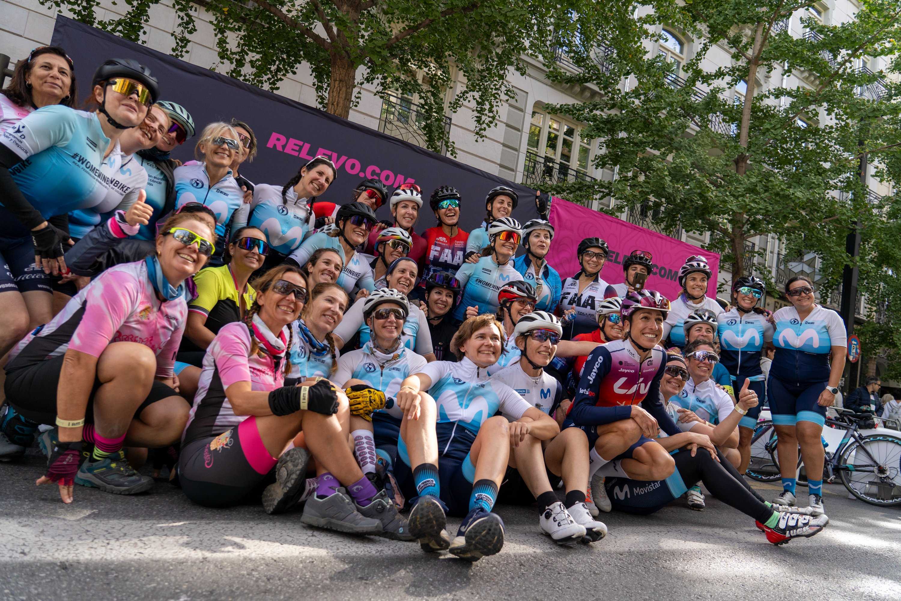 Women In Bike disfruta de una experiencia inolvidable en el Critérium Reinas de la Alhambra