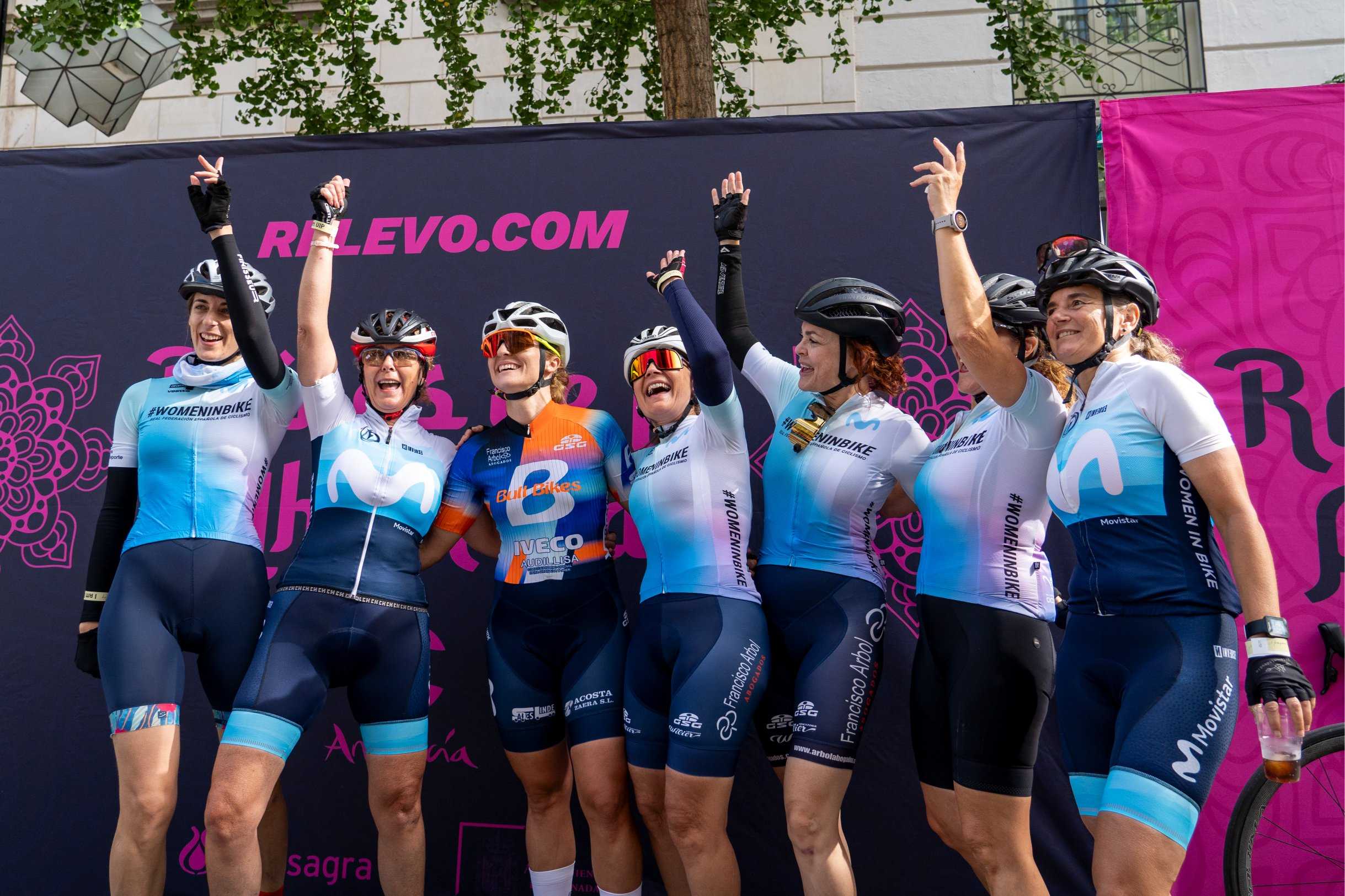 Women In Bike disfruta de una experiencia inolvidable en el Critérium Reinas de la Alhambra