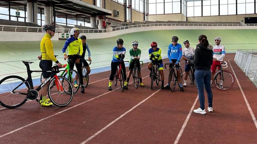 Primer-entrenamiento-de-pista-para-los-paralimpicos-en-Galapagar