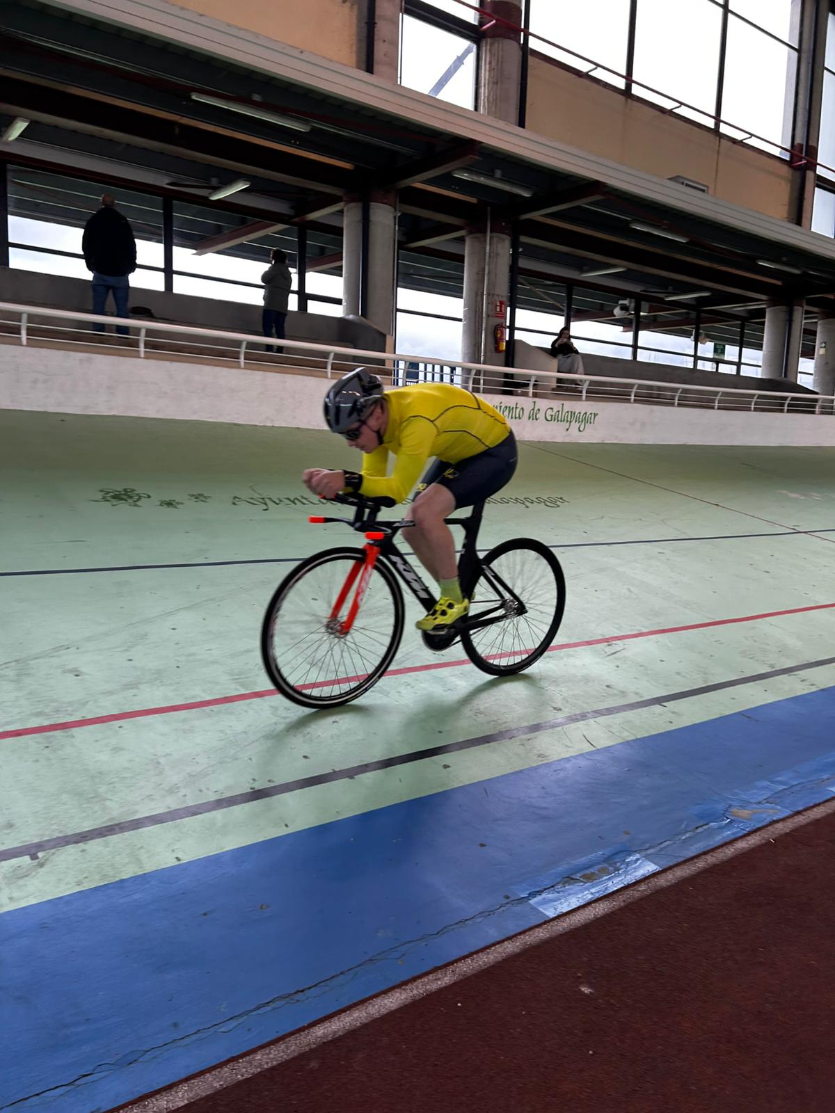 Primer entrenamiento de pista para los paralímpicos en Galapagar