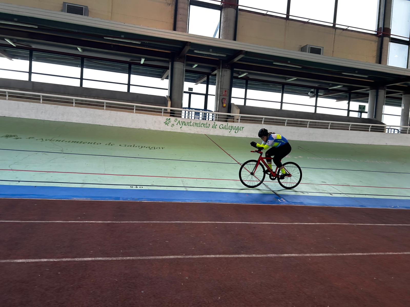 Primer entrenamiento de pista para los paralímpicos en Galapagar