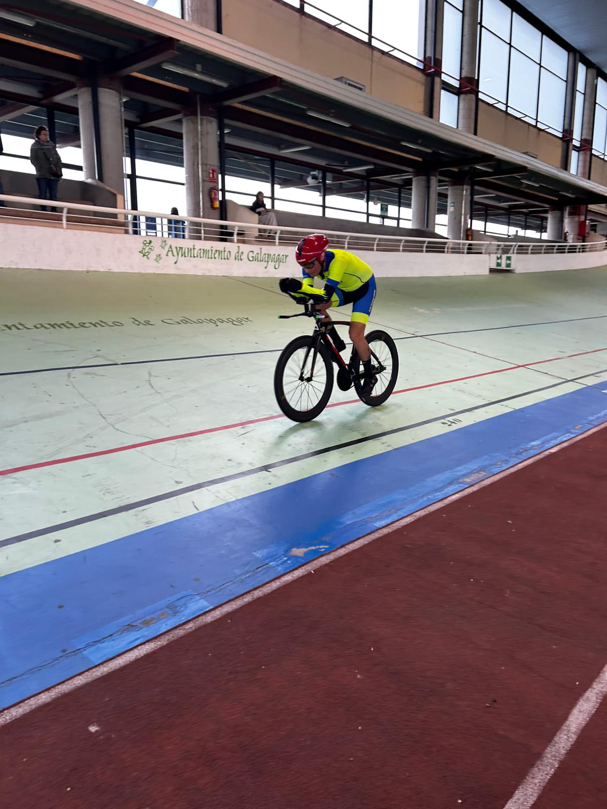 Primer entrenamiento de pista para los paralímpicos en Galapagar