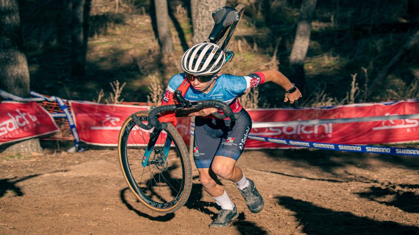 Miguel-Diaz-y-Lucia-Sanchez-Montanez-se-alzan-con-el-triunfo-en-el-XI-Ciclocross-de-Mejorada-del-Campo-