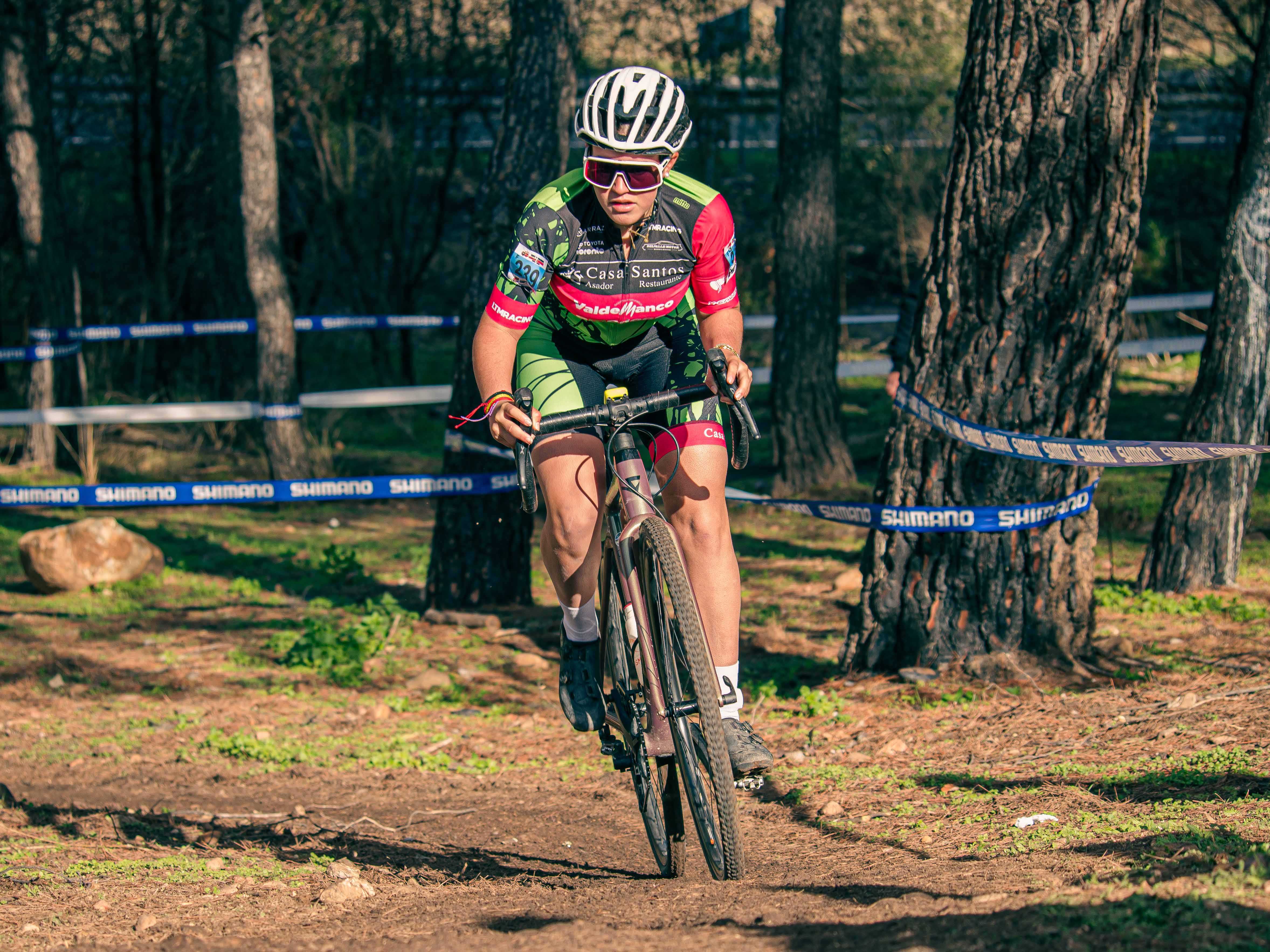 Miguel Díaz y Lucía Sánchez-Montañez se alzan con el triunfo en el XI Ciclocross de Mejorada del Campo