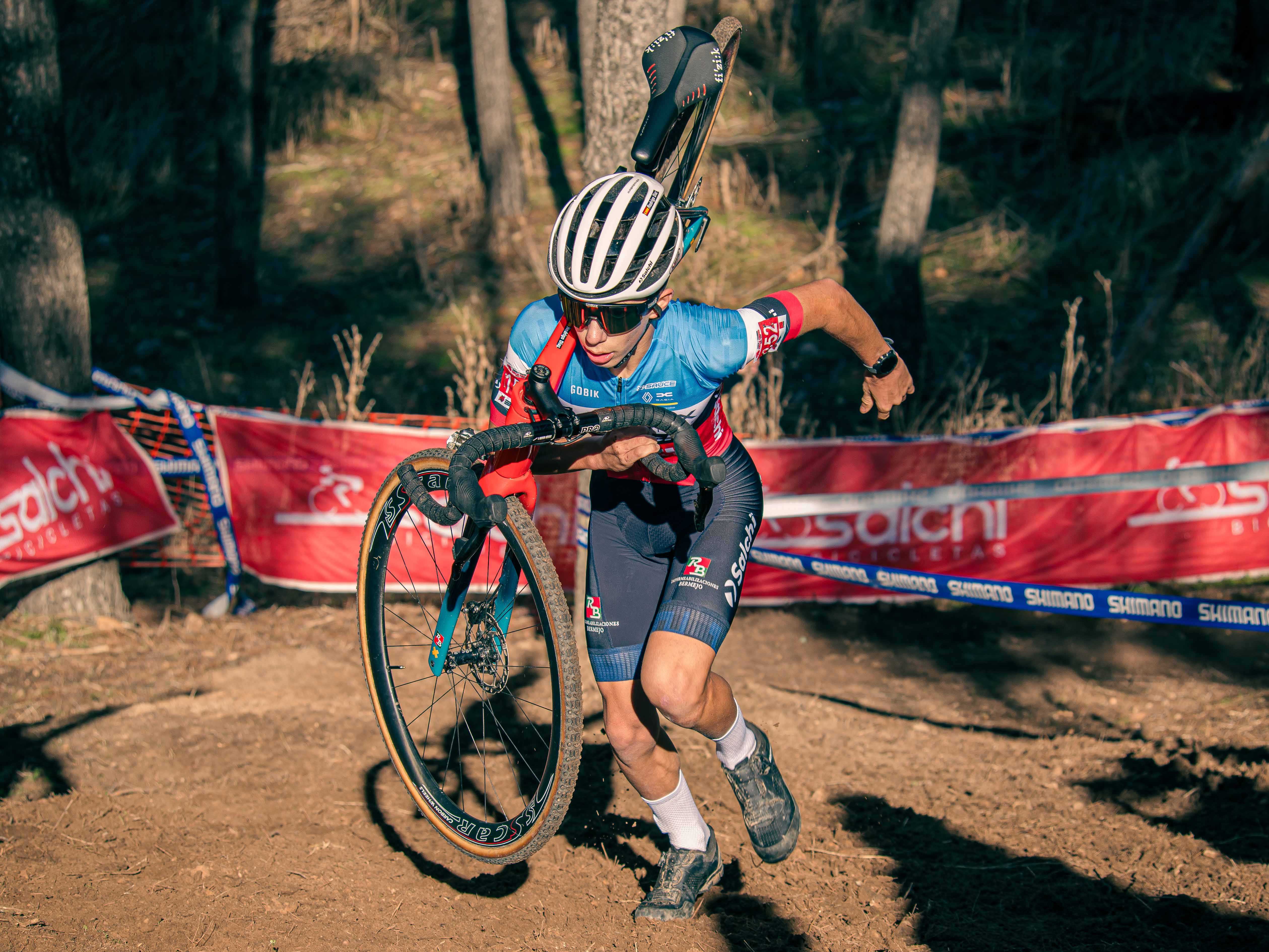 Miguel Díaz y Lucía Sánchez-Montañez se alzan con el triunfo en el XI Ciclocross de Mejorada del Campo