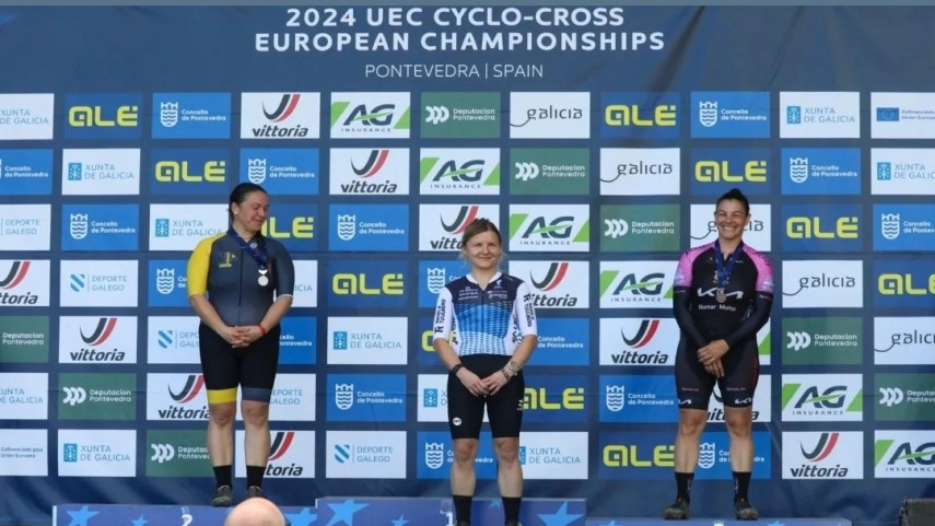 Sonia-Respuela-medalla-de-bronce-en-Master-40-44-femenino-en-el-Campeonato-de-Europa-de-Ciclocross-en-Pontevedra