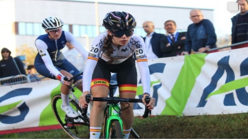 Kevin-Suarez-13-y-Aitana-Gutierrez-16-realizan-un-gran-Campeonato-de-Europa-de-Ciclocross-en-Pontevedra